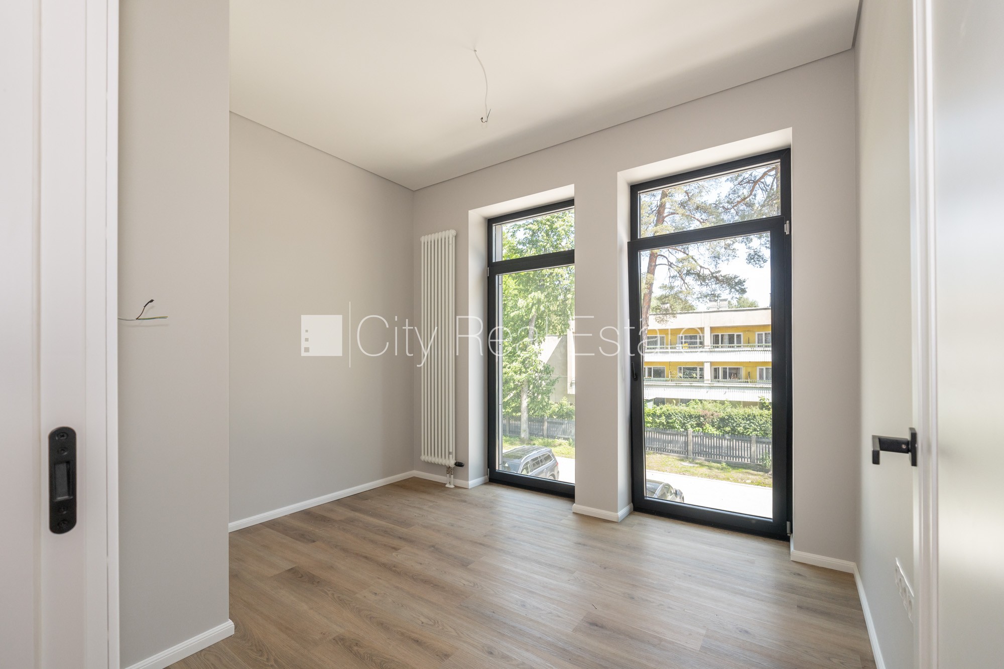 Sludinājumi. Jaunceltne, labiekārtota apzaļumota teritorija, bruģēts piebraucamais ceļš, teritorijas Cena: 207245 EUR Foto #9