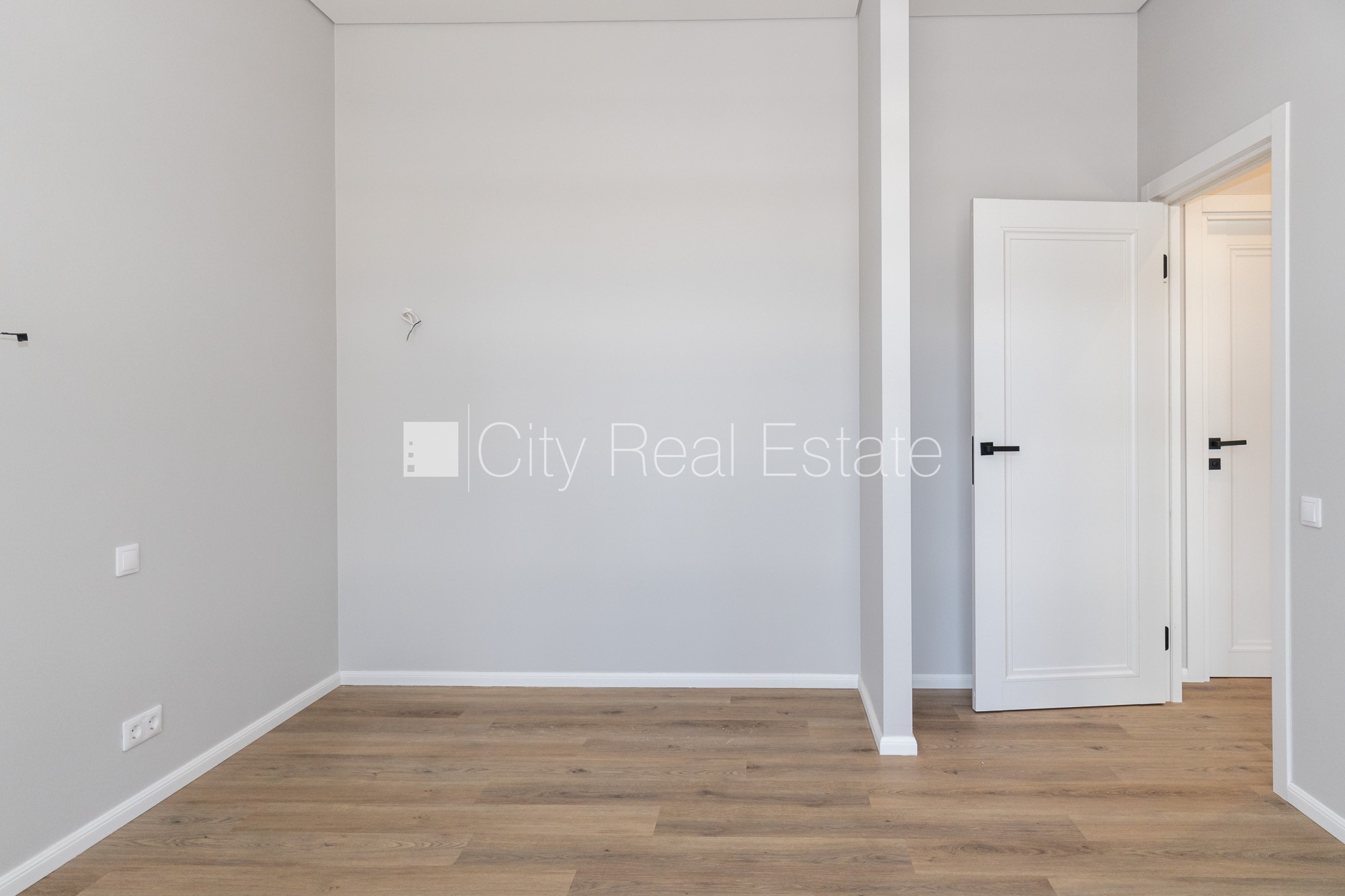 Sludinājumi. Jaunceltne, labiekārtota apzaļumota teritorija, bruģēts piebraucamais ceļš, teritorijas Cena: 207245 EUR Foto #12