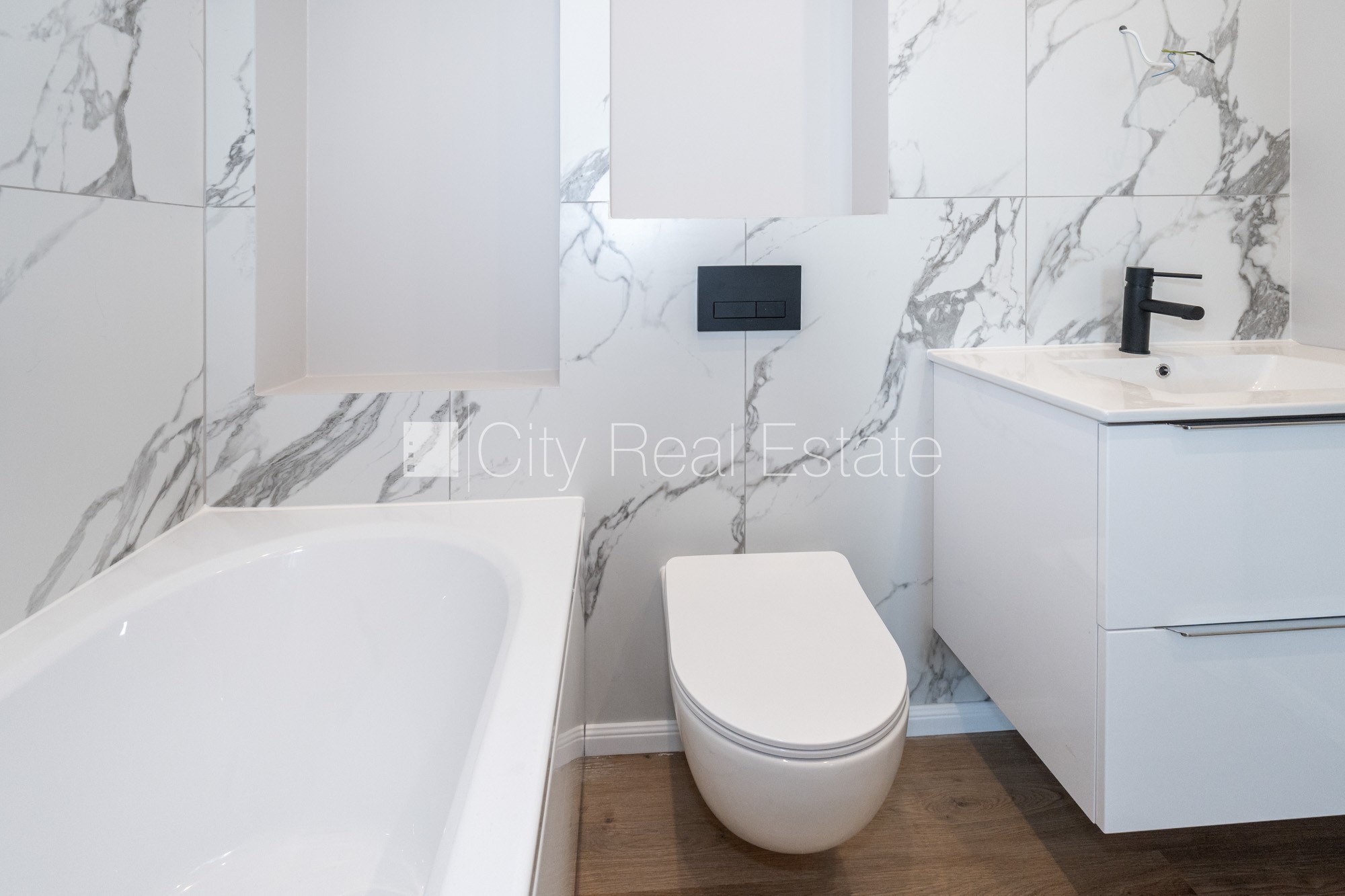 Sludinājumi. Jaunceltne, labiekārtota apzaļumota teritorija, bruģēts piebraucamais ceļš, teritorijas Cena: 207245 EUR Foto #19