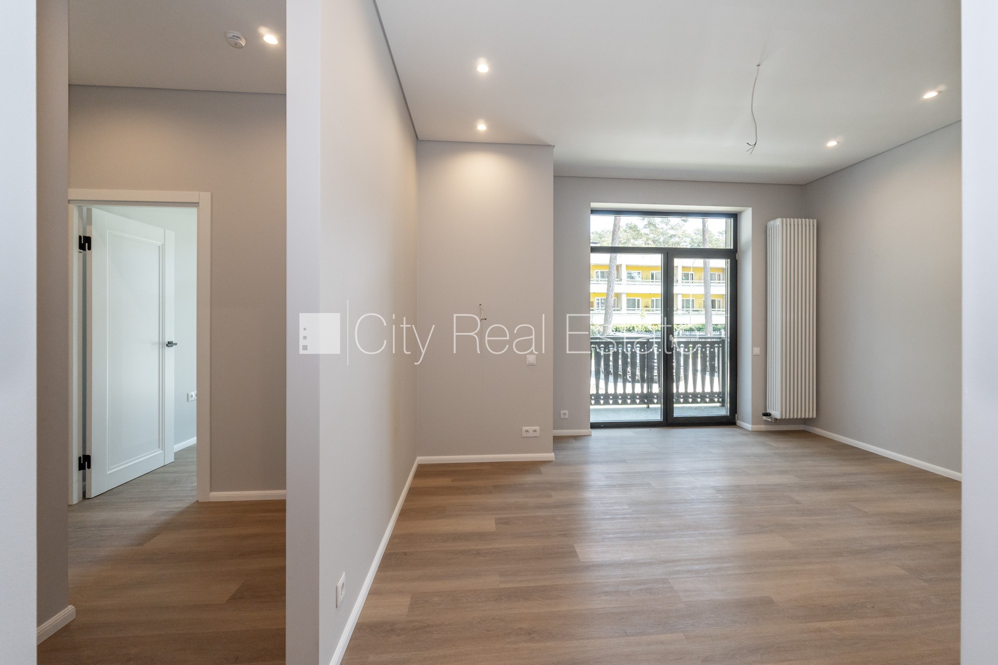 Sludinājumi. Jaunceltne, labiekārtota apzaļumota teritorija, bruģēts piebraucamais ceļš, teritorijas Cena: 208579 EUR Foto #2