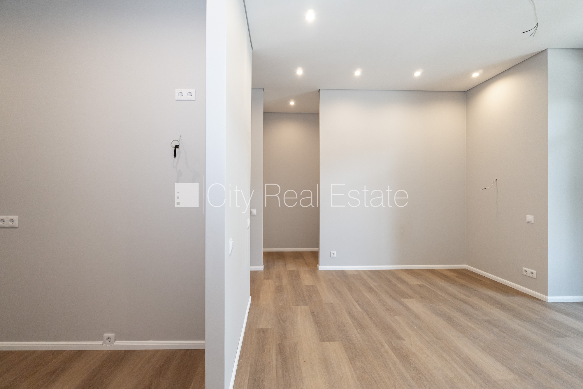 Sludinājumi. Jaunceltne, labiekārtota apzaļumota teritorija, bruģēts piebraucamais ceļš, teritorijas Cena: 208579 EUR Foto #10