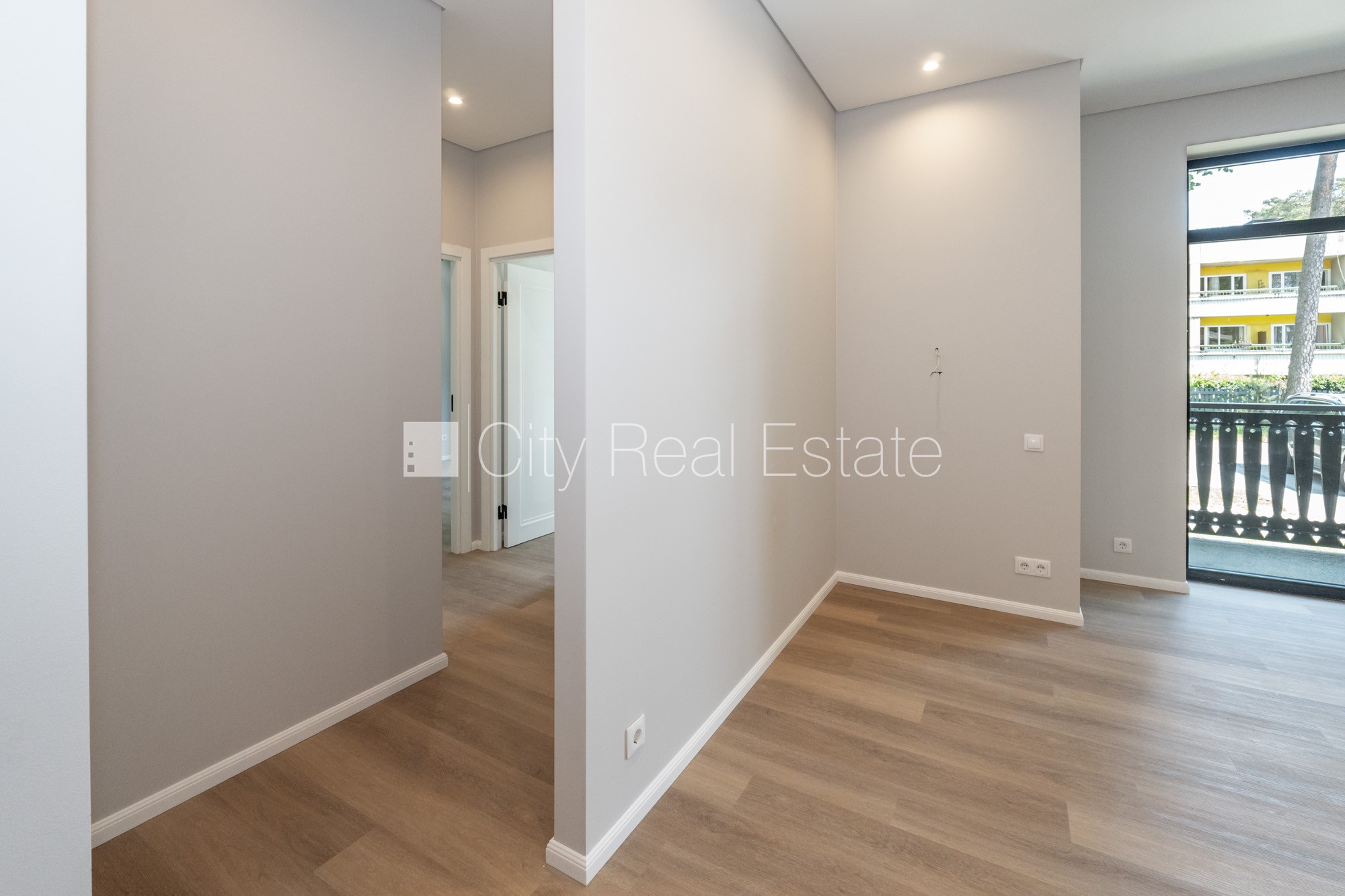 Sludinājumi. Jaunceltne, labiekārtota apzaļumota teritorija, bruģēts piebraucamais ceļš, teritorijas Cena: 208579 EUR Foto #4