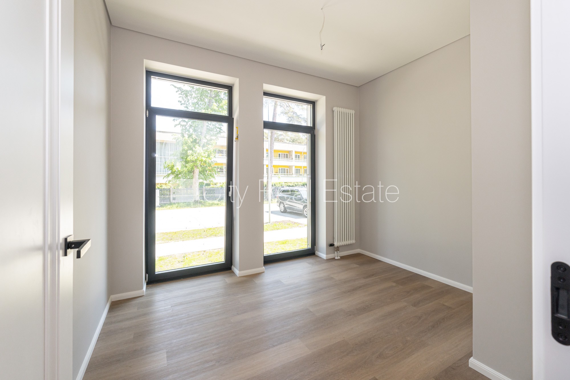 Sludinājumi. Jaunceltne, labiekārtota apzaļumota teritorija, bruģēts piebraucamais ceļš, teritorijas Cena: 208579 EUR Foto #6