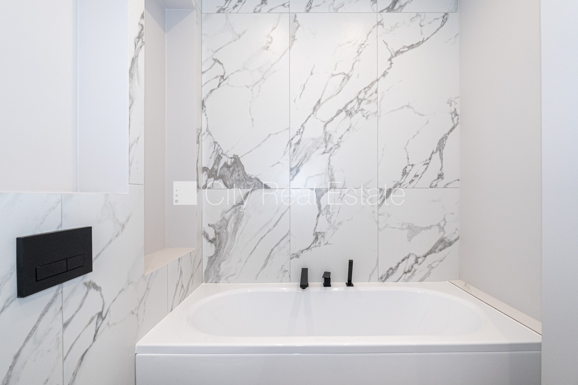 Sludinājumi. Jaunceltne, labiekārtota apzaļumota teritorija, bruģēts piebraucamais ceļš, teritorijas Cena: 208579 EUR Foto #17