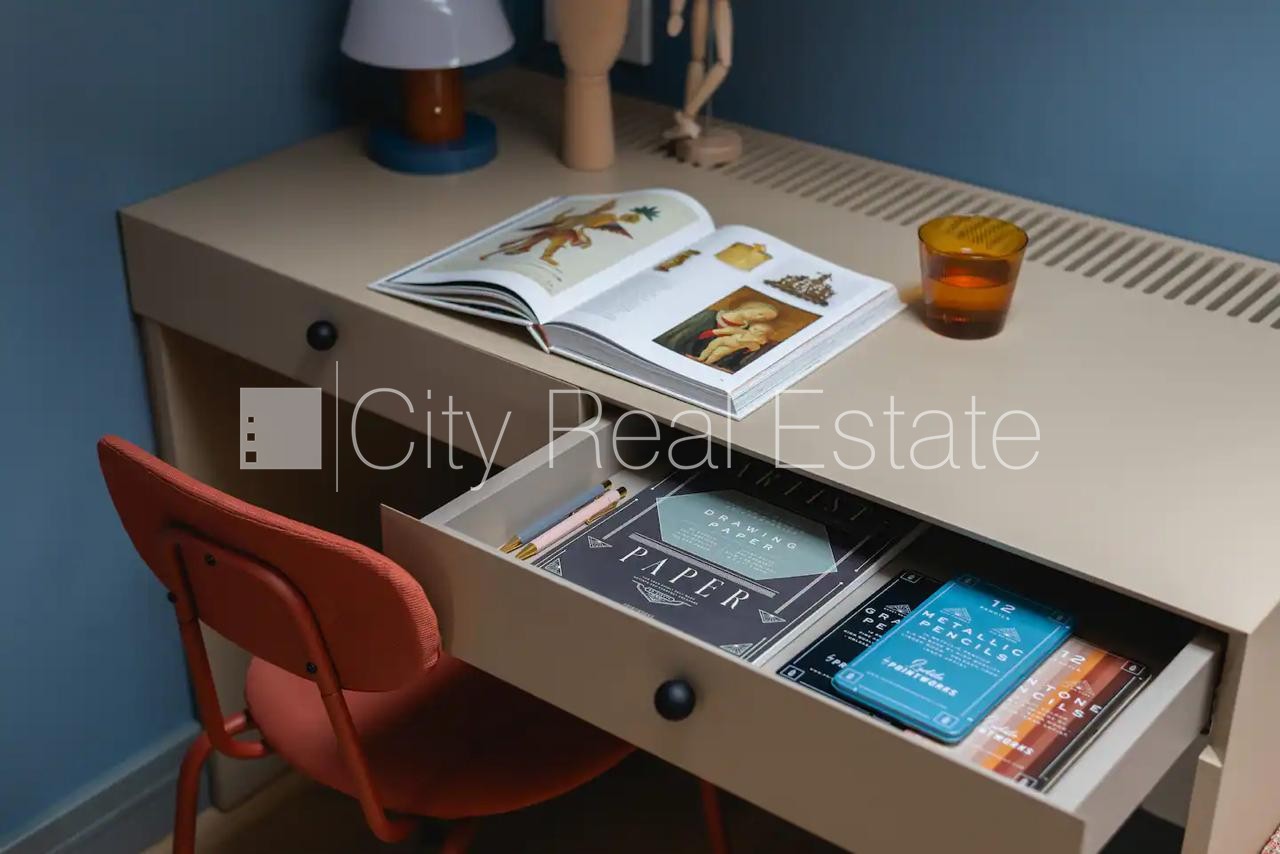 Sludinājumi. Renovēta māja, luksuss apartamenti  82 m2, ir lifts, kāpņu telpa pēc kapitālā remonta, logi vērsti Cena: 1670 EUR/mēn Foto #21