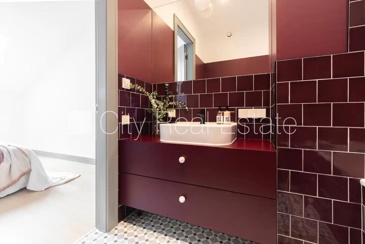 Sludinājumi. Renovēta māja, luksuss apartamenti  82 m2, ir lifts, kāpņu telpa pēc kapitālā remonta, logi vērsti Cena: 1670 EUR/mēn Foto #15