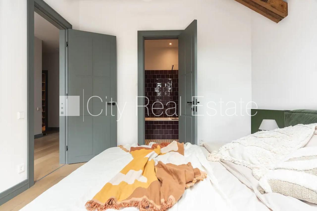 Sludinājumi. Renovēta māja, luksuss apartamenti  82 m2, ir lifts, kāpņu telpa pēc kapitālā remonta, logi vērsti Cena: 1670 EUR/mēn Foto #13