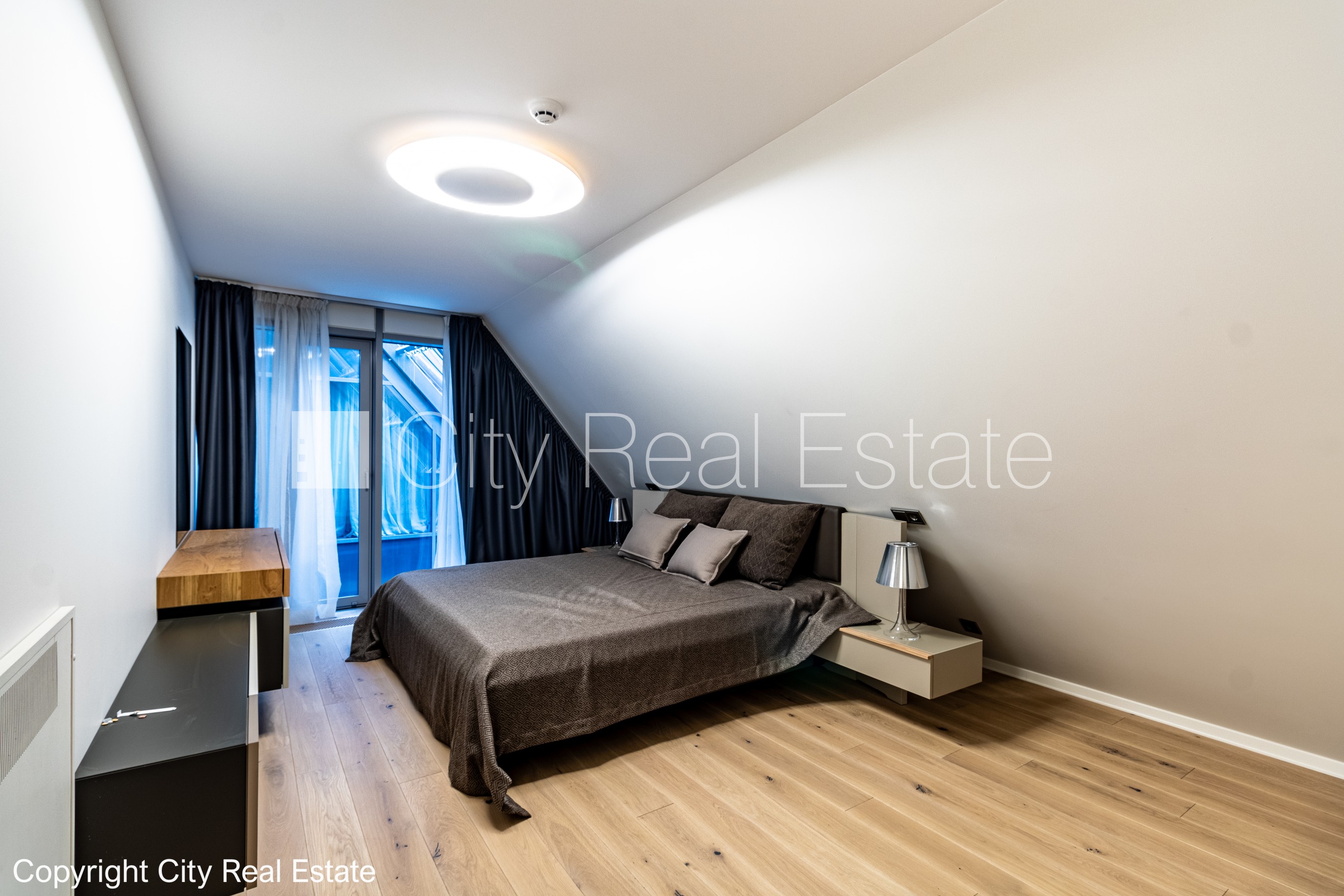 Sludinājumi. Fasādes māja, restaurēta māja, nomainītas inženierkomunikācijas, mainīts Jumta segums, dzelzsbetona Cena: 910000 EUR Foto #13