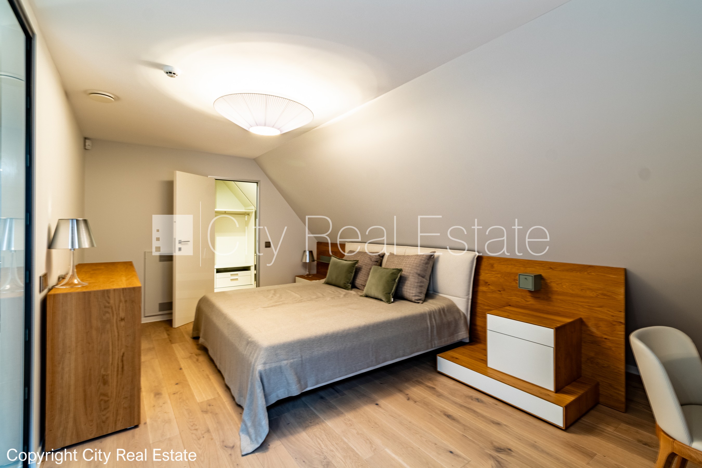 Sludinājumi. Fasādes māja, restaurēta māja, nomainītas inženierkomunikācijas, mainīts Jumta segums, dzelzsbetona Cena: 910000 EUR Foto #7