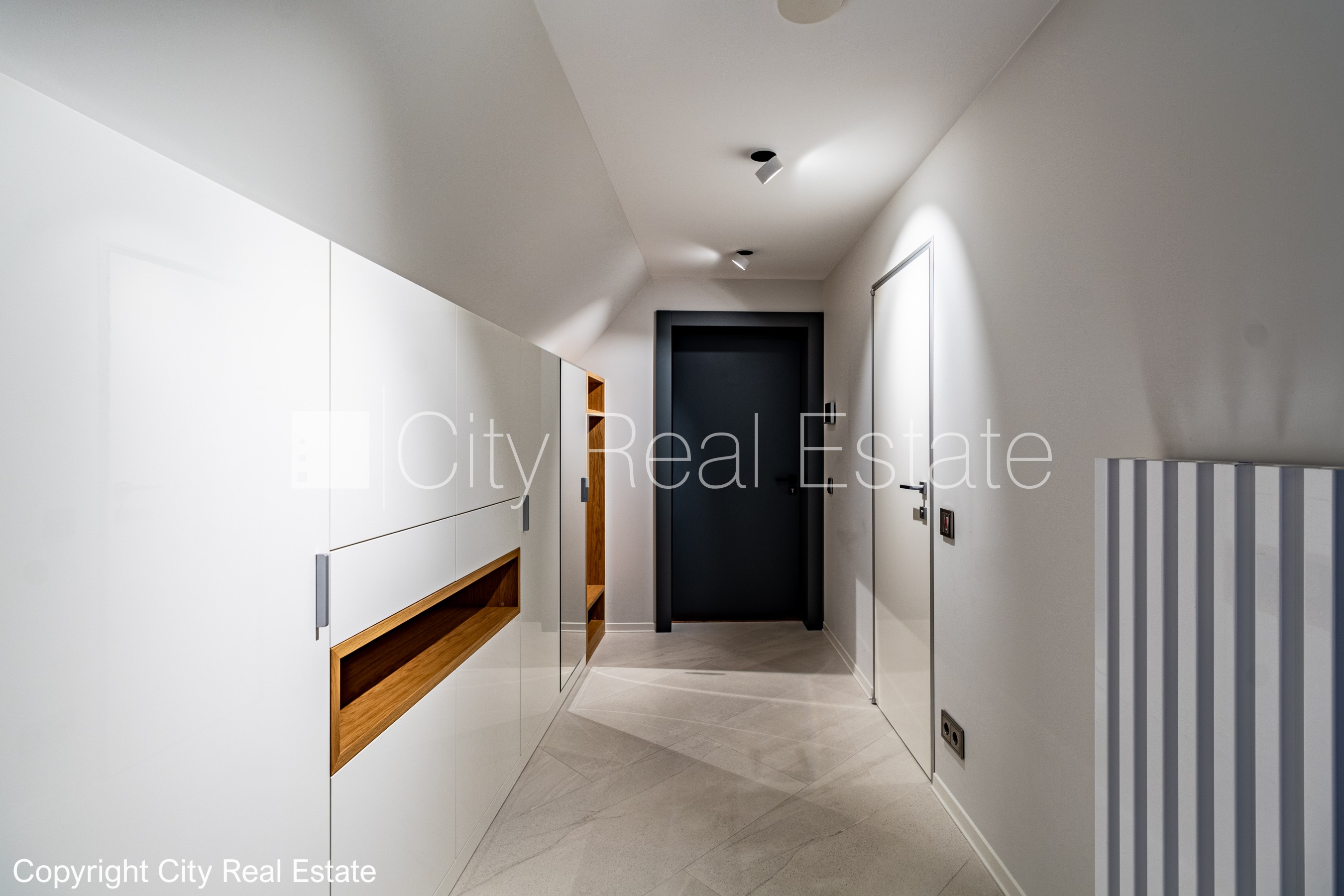 Sludinājumi. Fasādes māja, restaurēta māja, nomainītas inženierkomunikācijas, mainīts Jumta segums, dzelzsbetona Cena: 910000 EUR Foto #18