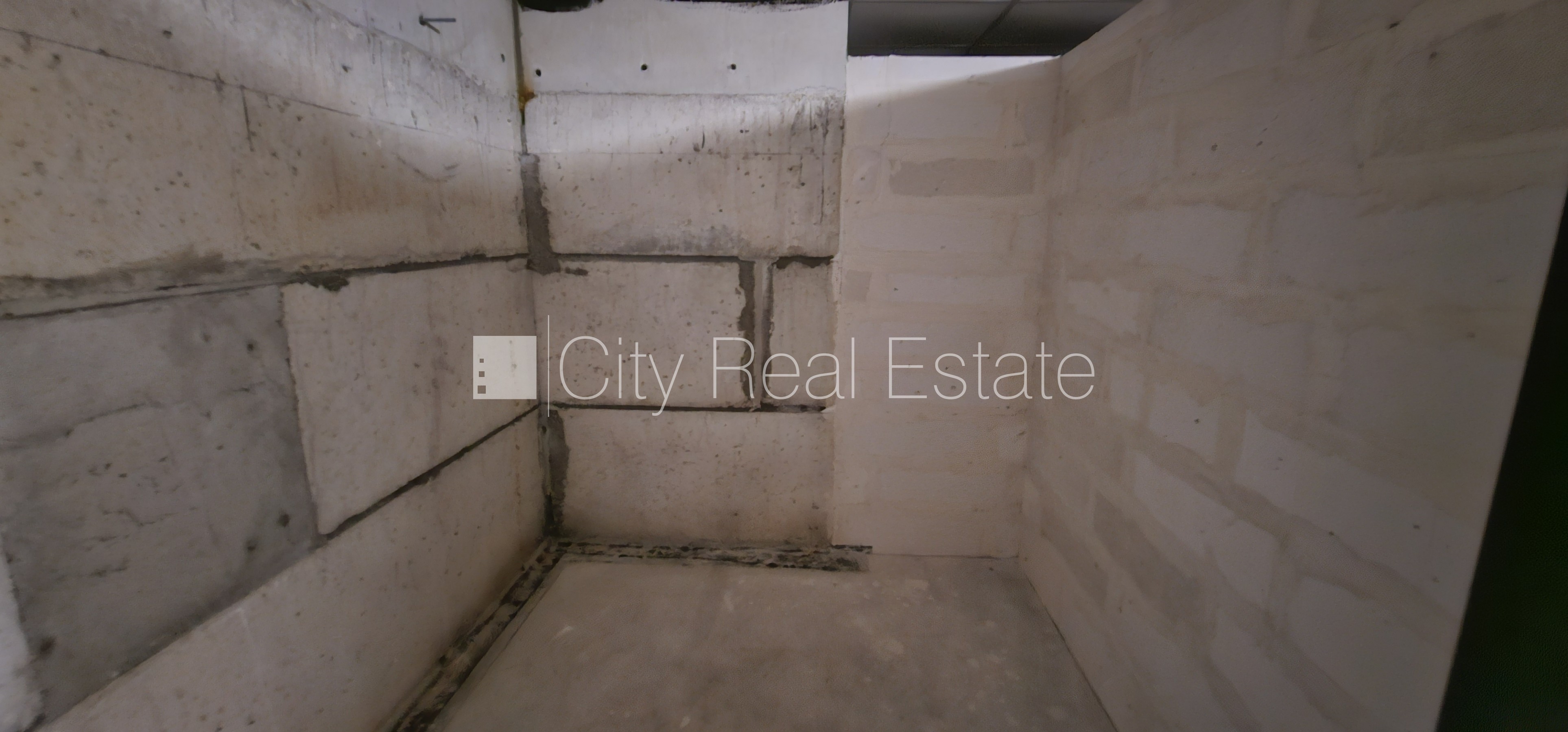 Sludinājumi. Jaunceltne, labiekārtota apzaļumota teritorija, bruģēts piebraucamais ceļš, teritorijas Cena: 800 EUR/mēn Foto #17