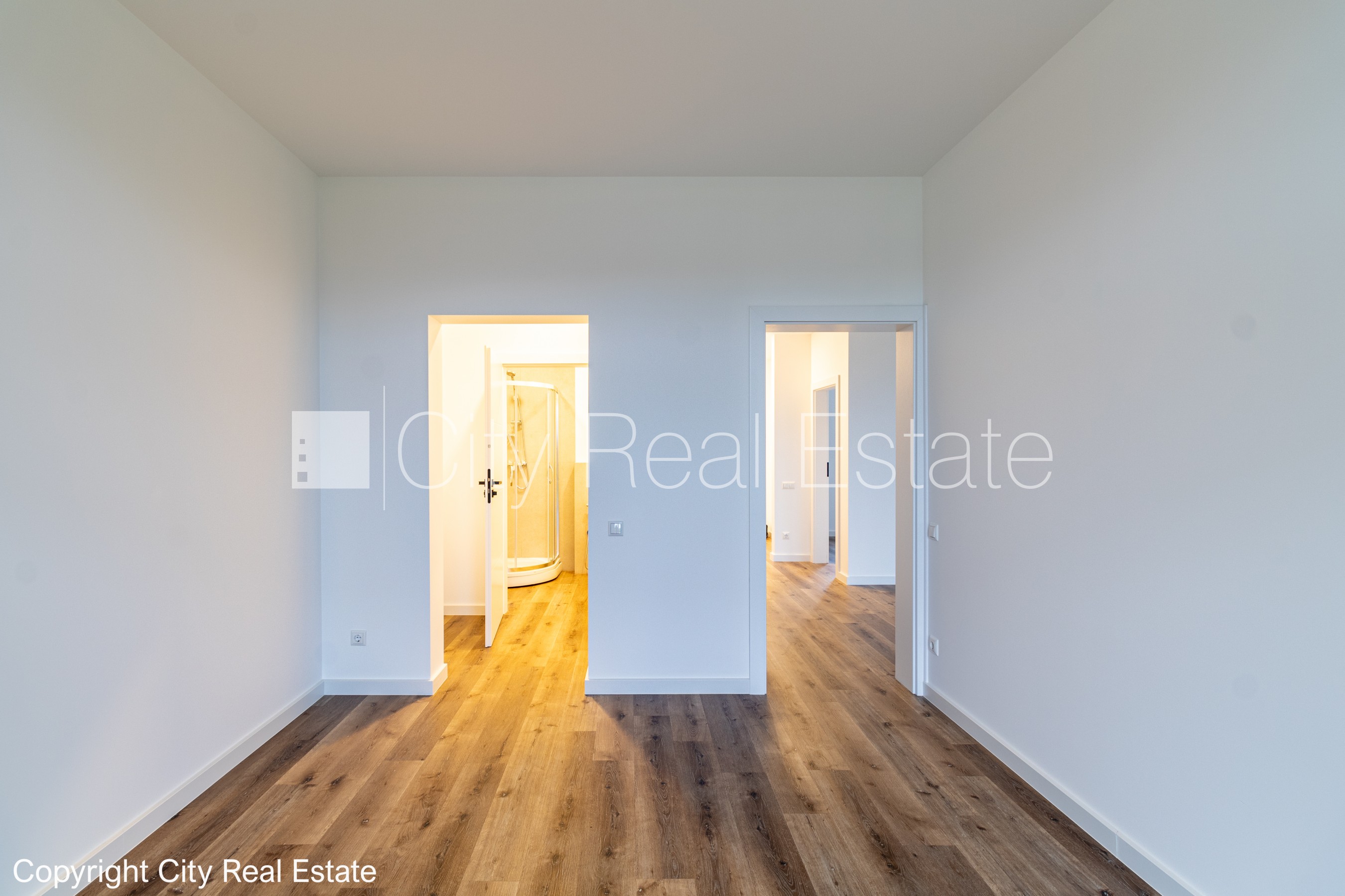 Объявление. Рядный дом, энергоэффективный дом, благоустроенная озеленённая территория, территория обнесена Цена: 229100 EUR Foto #12