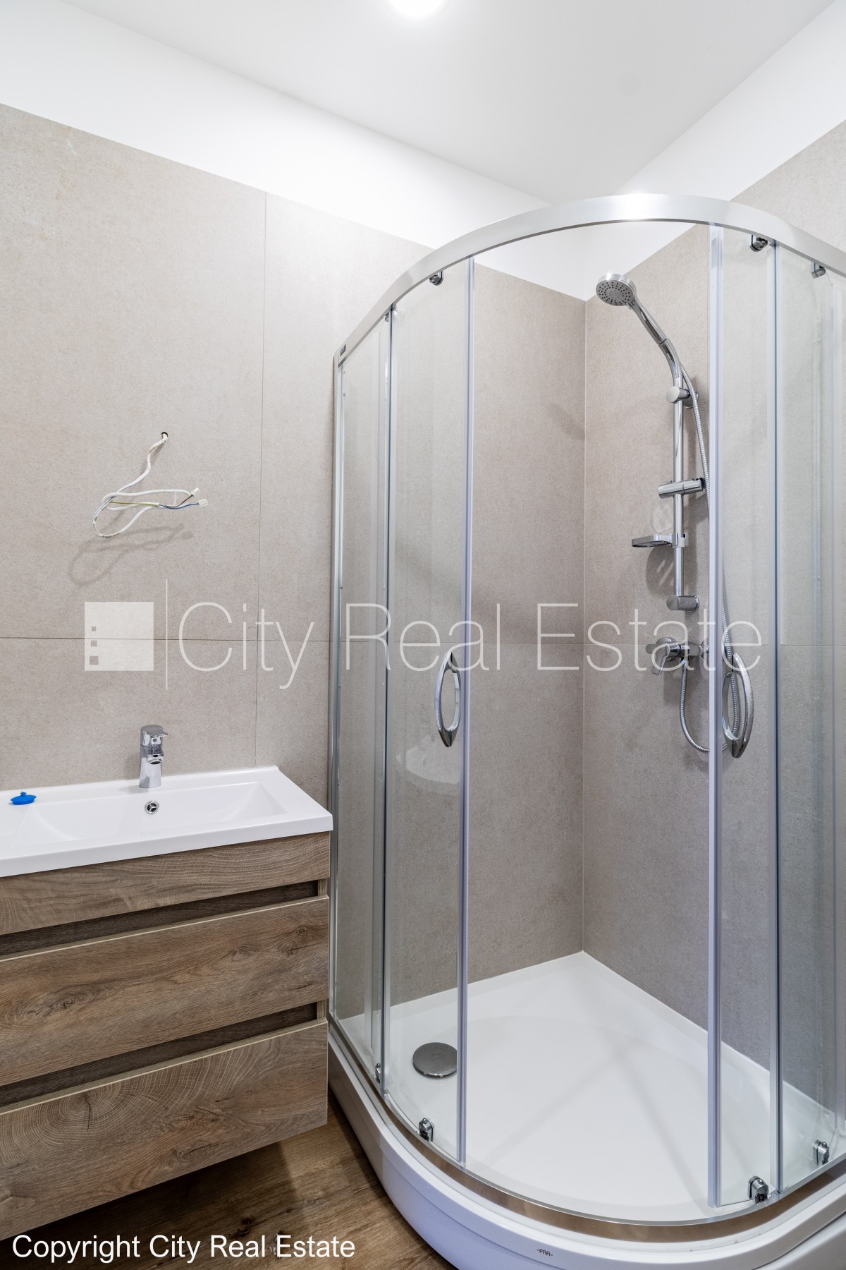 Объявление. Рядный дом, энергоэффективный дом, благоустроенная озеленённая территория, территория обнесена Цена: 229100 EUR Foto #11