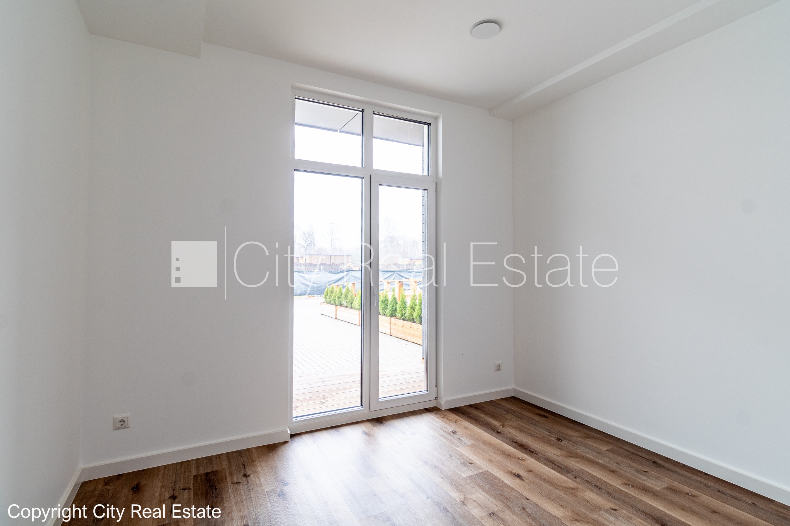 Объявление. Рядный дом, энергоэффективный дом, благоустроенная озеленённая территория, территория обнесена Цена: 229100 EUR Foto #14