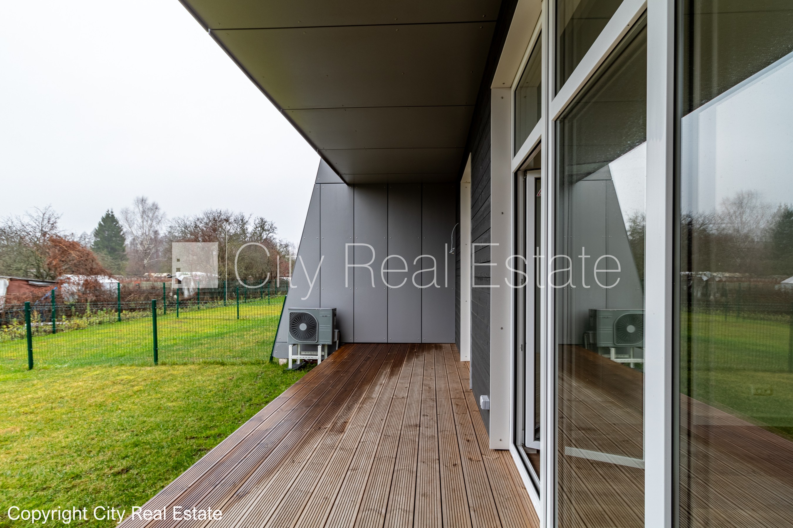 Объявление. Рядный дом, энергоэффективный дом, благоустроенная озеленённая территория, территория обнесена Цена: 229100 EUR Foto #21