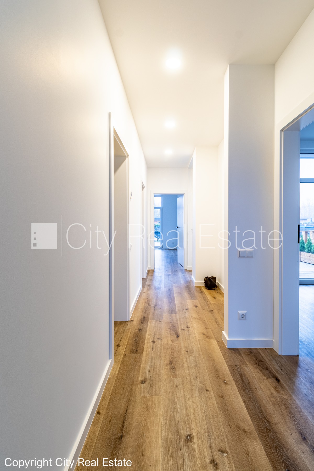 Объявление. Рядный дом, энергоэффективный дом, благоустроенная озеленённая территория, территория обнесена Цена: 229100 EUR Foto #6