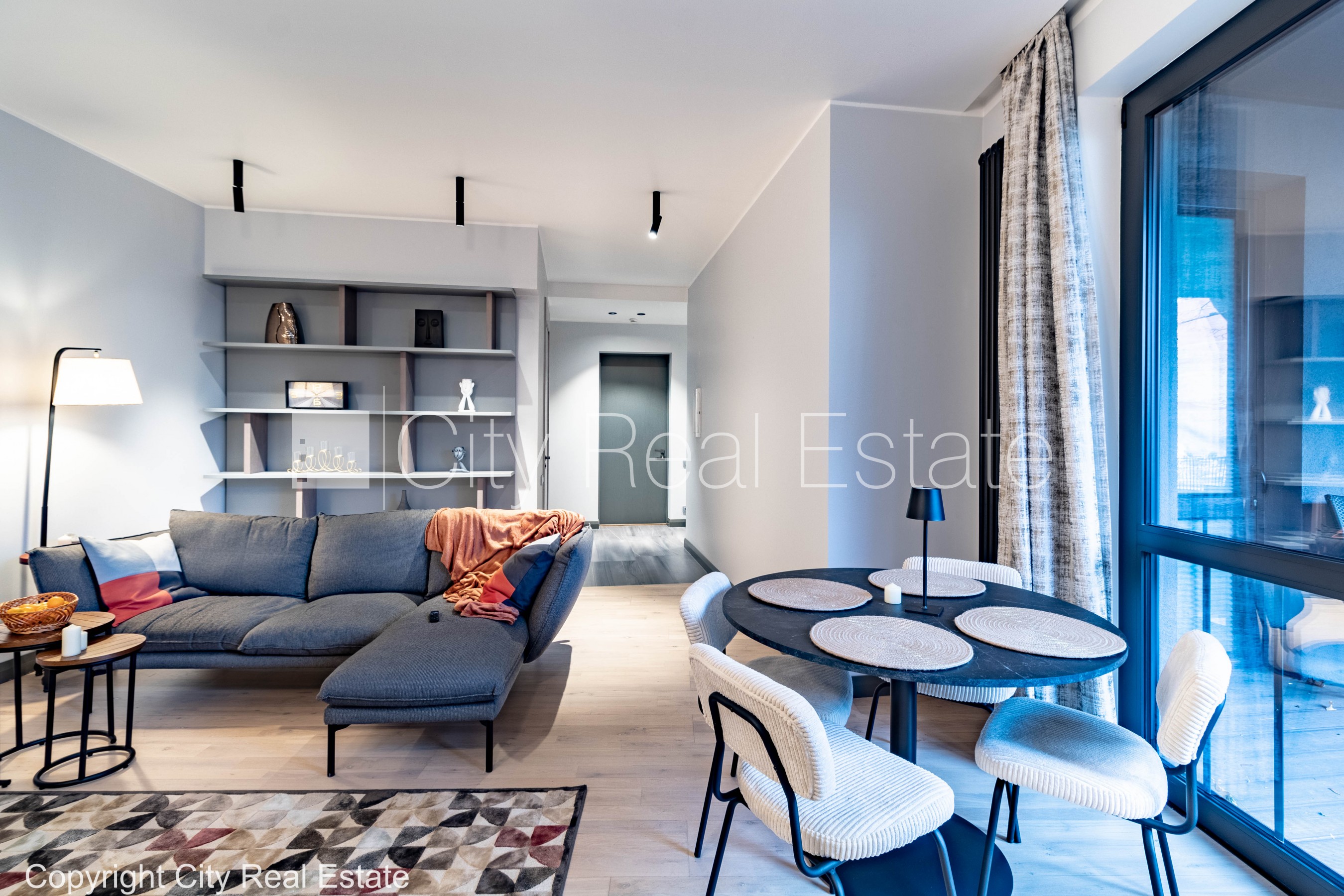 Sludinājumi. Projekts - Parkers (Parkers), jaunceltne, pagalma ēka, labiekārtots apzaļumots pagalms, iespēja Cena: 1700 EUR/mēn Foto #4