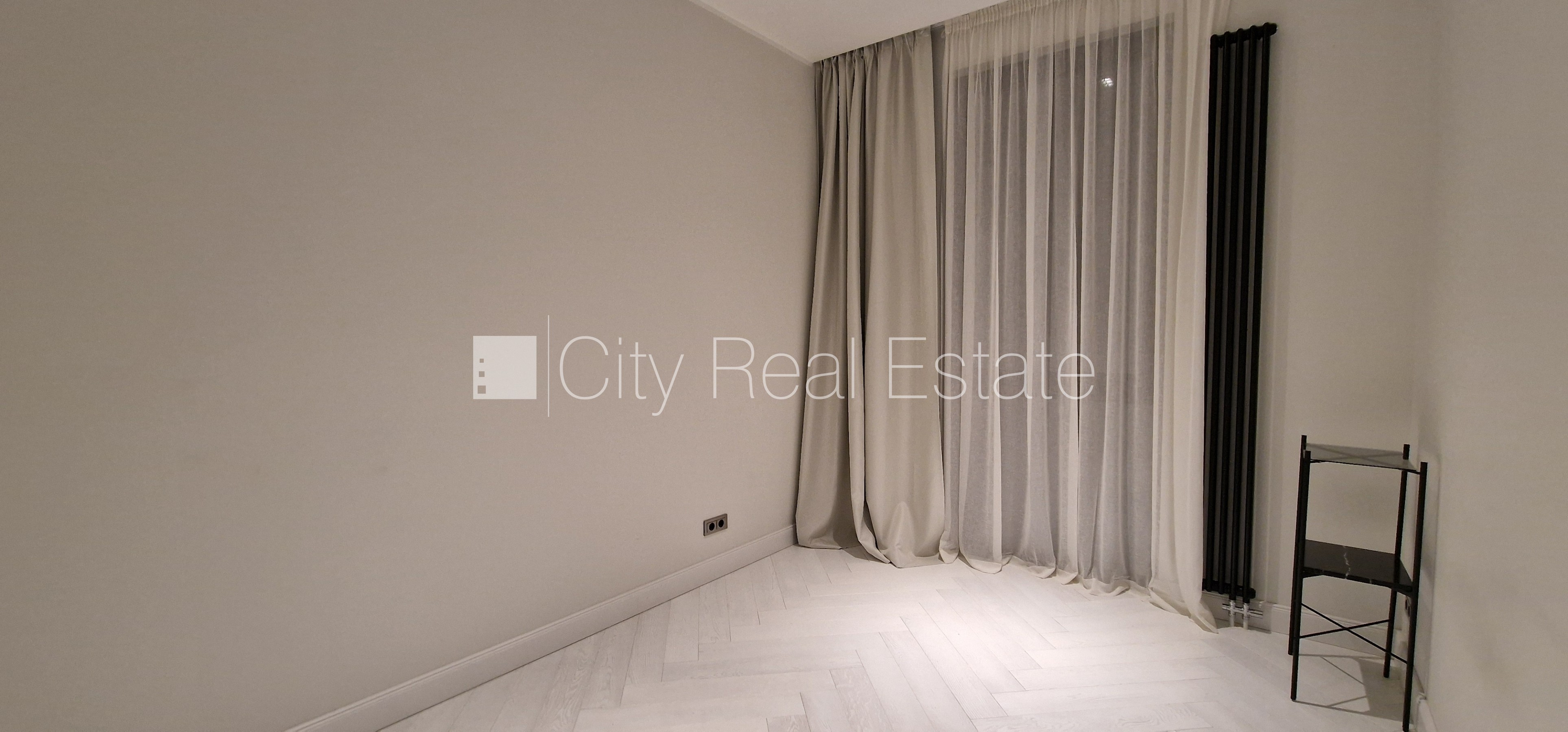 Sludinājumi. Jaunceltne, fasādes māja, zaļā teritorija, labiekārtota apzaļumota teritorija, slēgta teritorija, Cena: 5100 EUR/mēn Foto #20