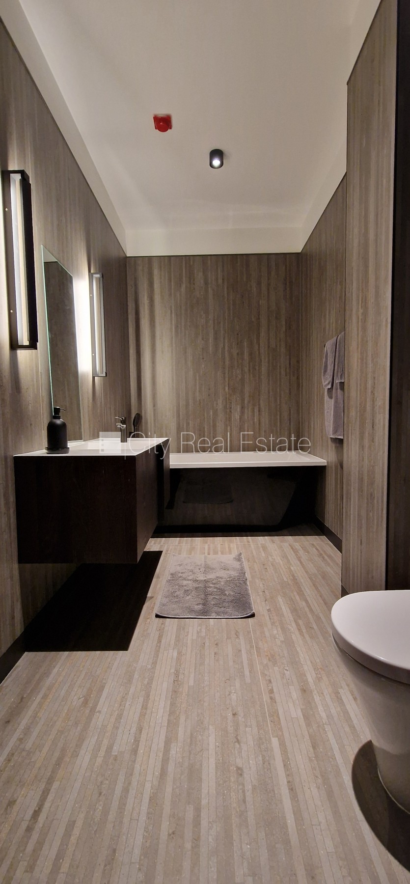 Sludinājumi. Jaunceltne, fasādes māja, zaļā teritorija, labiekārtota apzaļumota teritorija, slēgta teritorija, Cena: 5100 EUR/mēn Foto #14