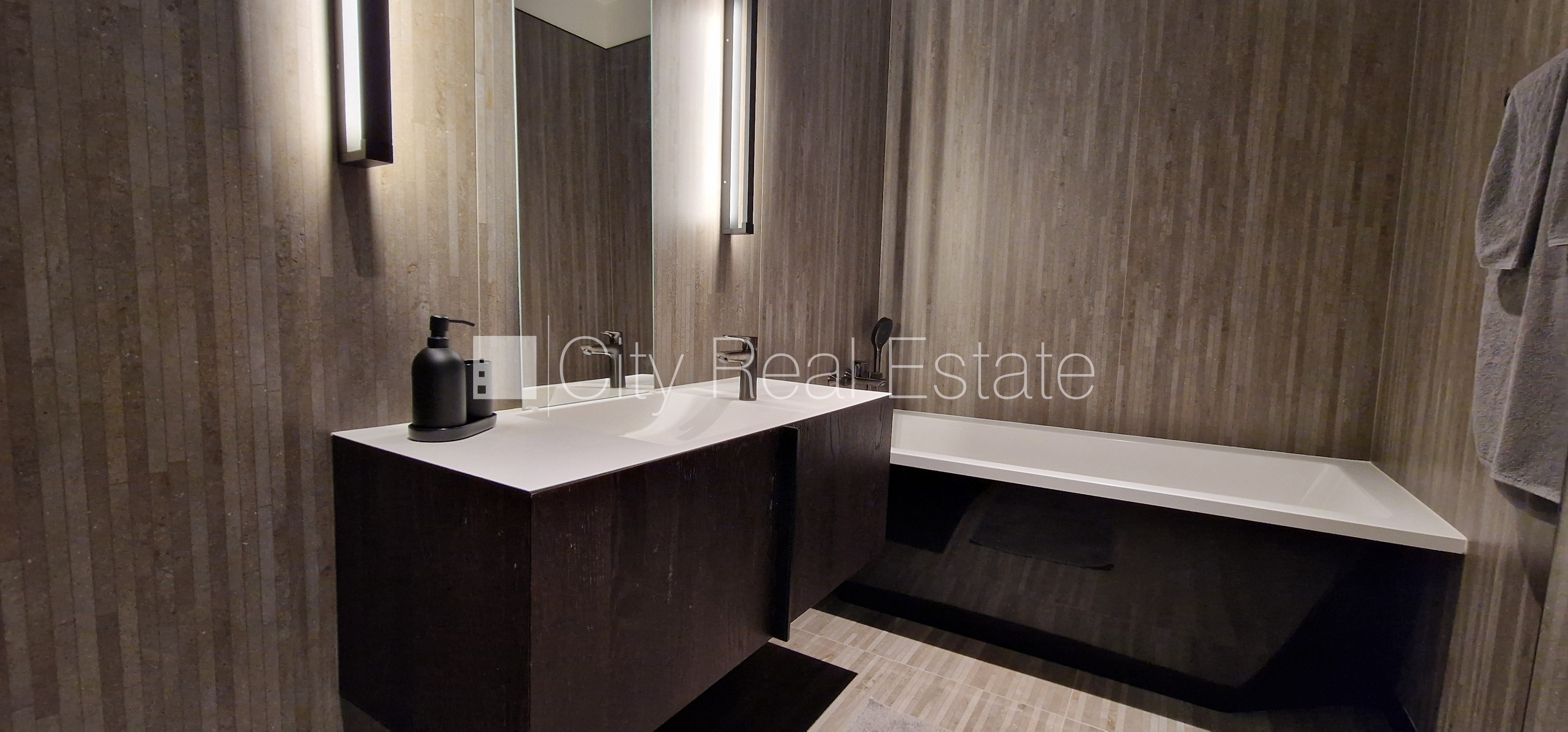 Sludinājumi. Jaunceltne, fasādes māja, zaļā teritorija, labiekārtota apzaļumota teritorija, slēgta teritorija, Cena: 5100 EUR/mēn Foto #13