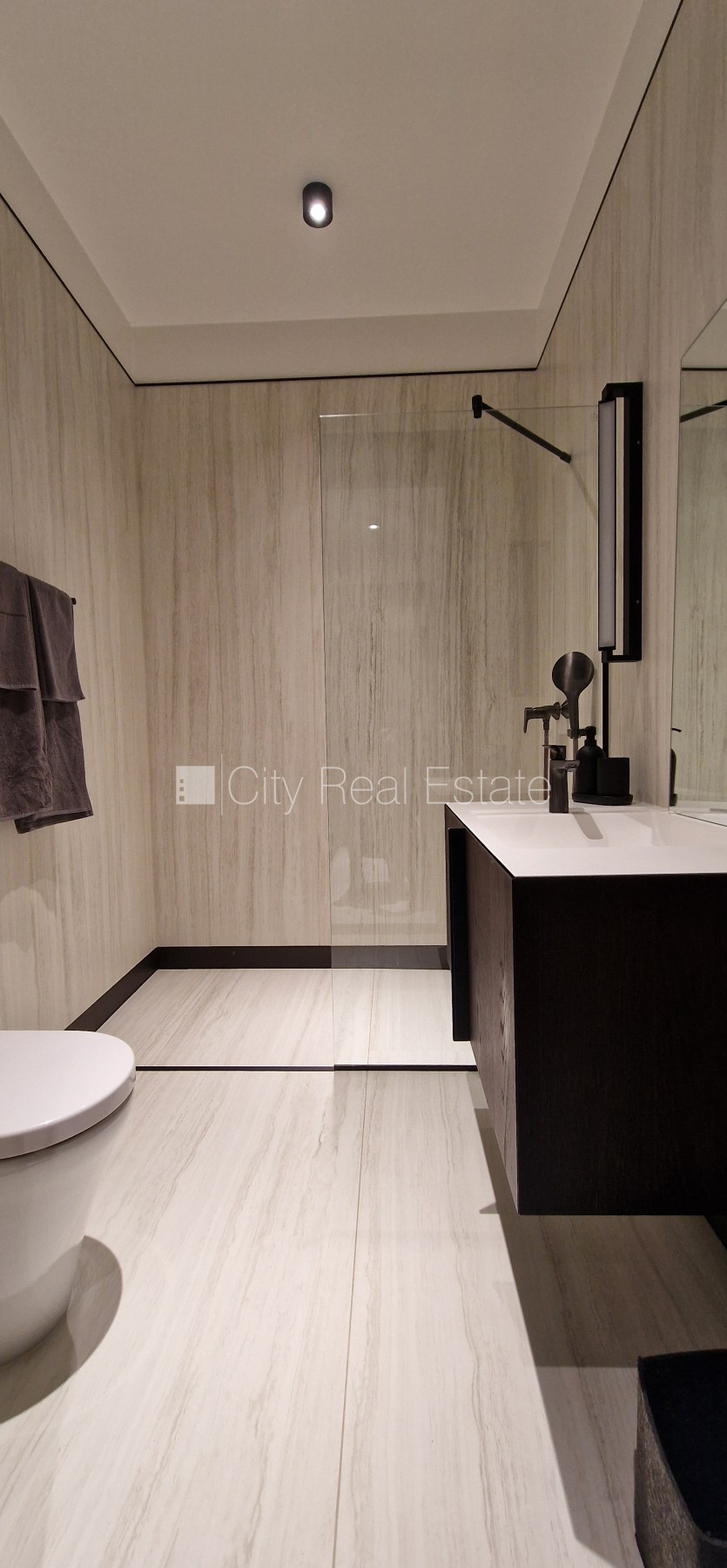 Sludinājumi. Jaunceltne, fasādes māja, zaļā teritorija, labiekārtota apzaļumota teritorija, slēgta teritorija, Cena: 5100 EUR/mēn Foto #22