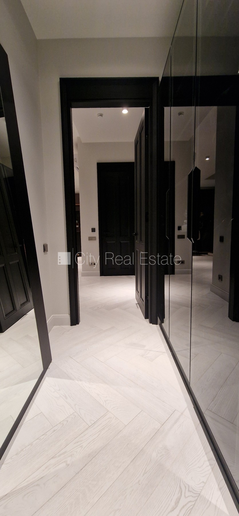 Sludinājumi. Jaunceltne, fasādes māja, zaļā teritorija, labiekārtota apzaļumota teritorija, slēgta teritorija, Cena: 5100 EUR/mēn Foto #16