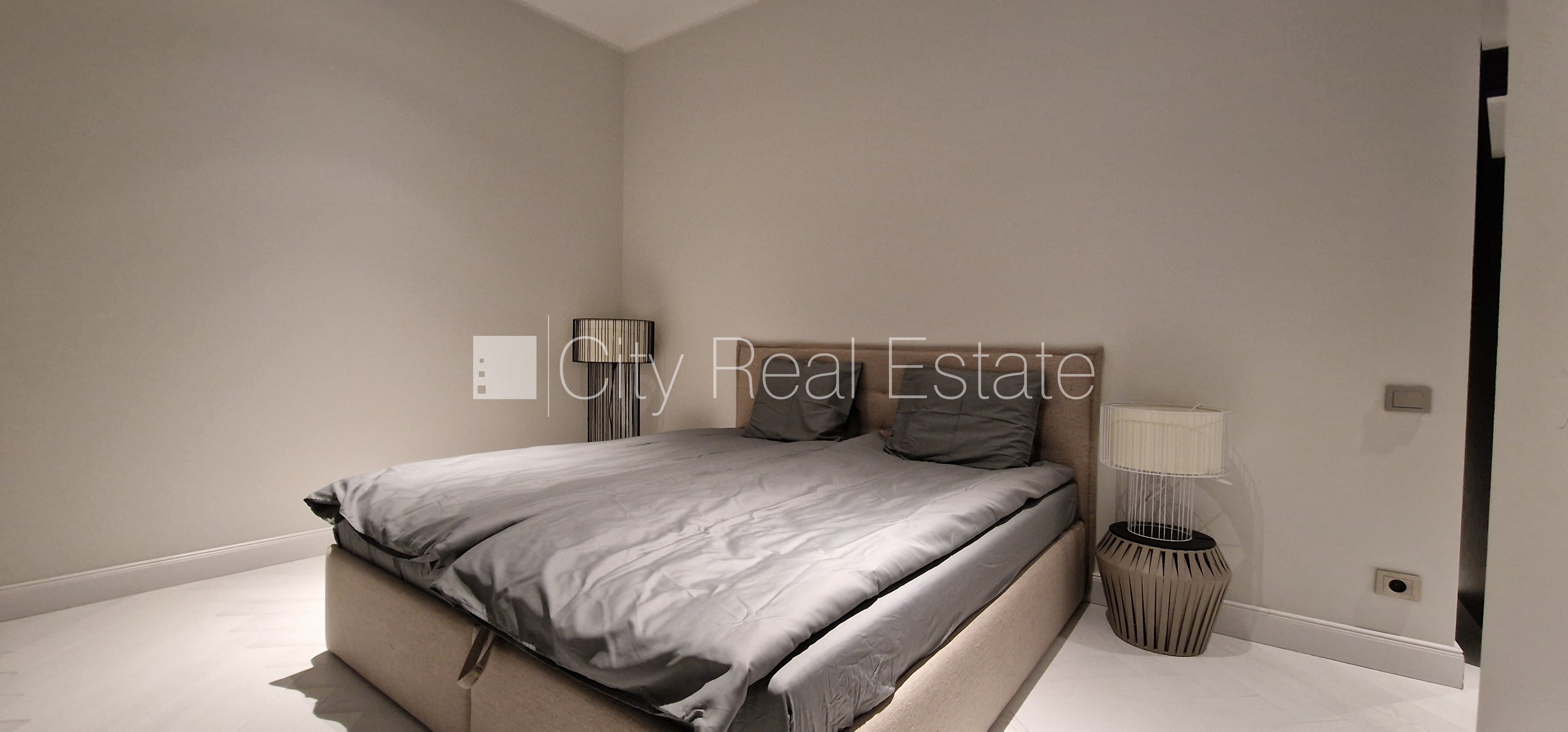 Sludinājumi. Jaunceltne, fasādes māja, zaļā teritorija, labiekārtota apzaļumota teritorija, slēgta teritorija, Cena: 5100 EUR/mēn Foto #18