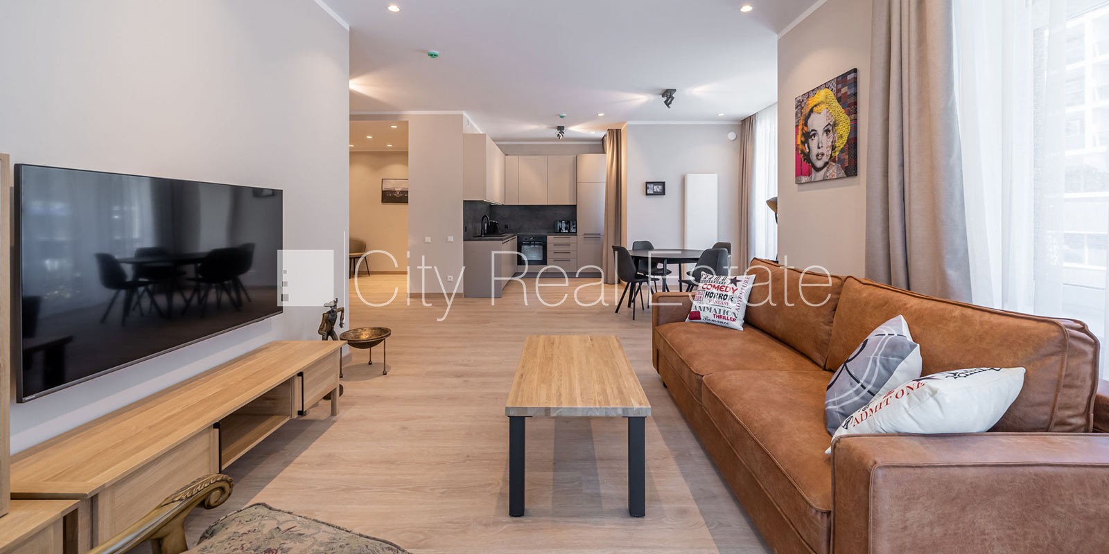 Sludinājumi. Jaunceltne, fasādes māja, labiekārtota apzaļumota teritorija, iespēja nomāt autostāvvietu, pazemes Cena: 1550 EUR/mēn Foto #1