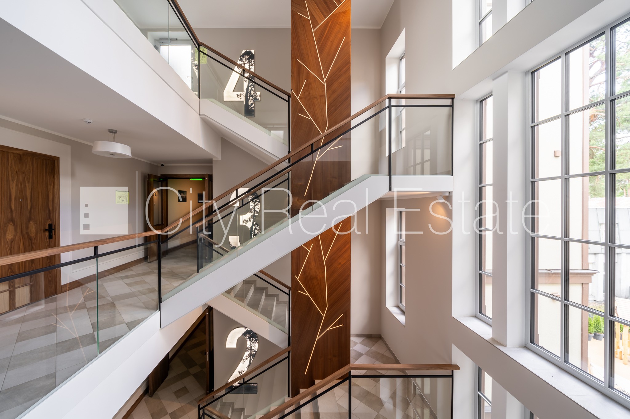 Sludinājumi. Jaunceltne, fasādes māja, labiekārtota apzaļumota teritorija, iespēja nomāt autostāvvietu, pazemes Cena: 1550 EUR/mēn Foto #11