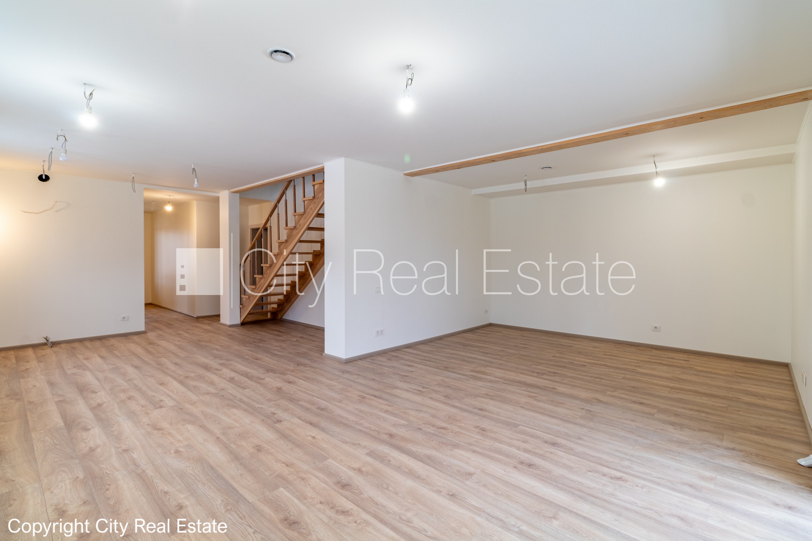 Sludinājumi. Rindu māja, energo efektīva māja, labiekārtots apzaļumots pagalms, bruģēts piebraucamais ceļš, Cena: 270000 EUR Foto #7