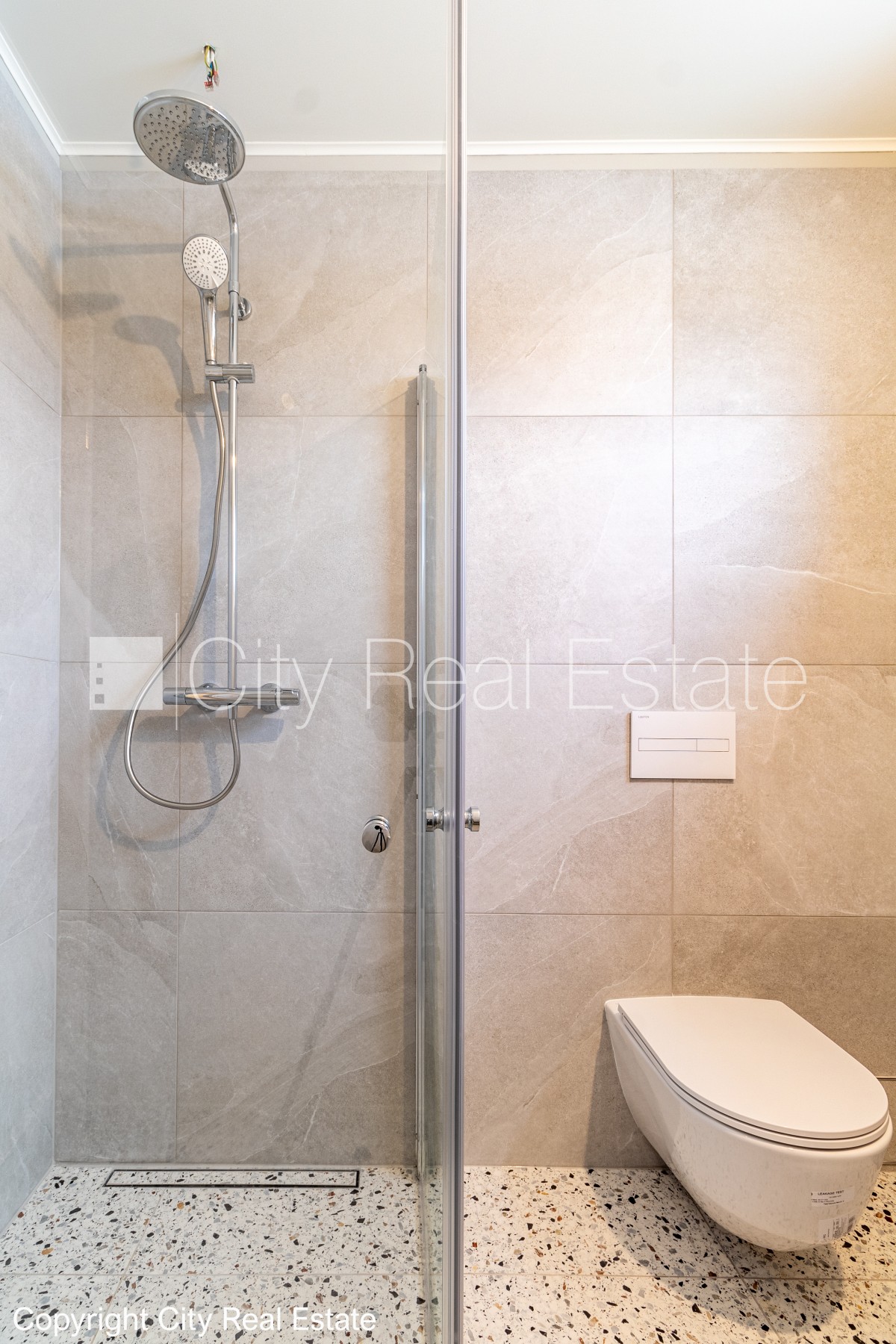 Sludinājumi. Rindu māja, energo efektīva māja, labiekārtots apzaļumots pagalms, bruģēts piebraucamais ceļš, Cena: 270000 EUR Foto #20