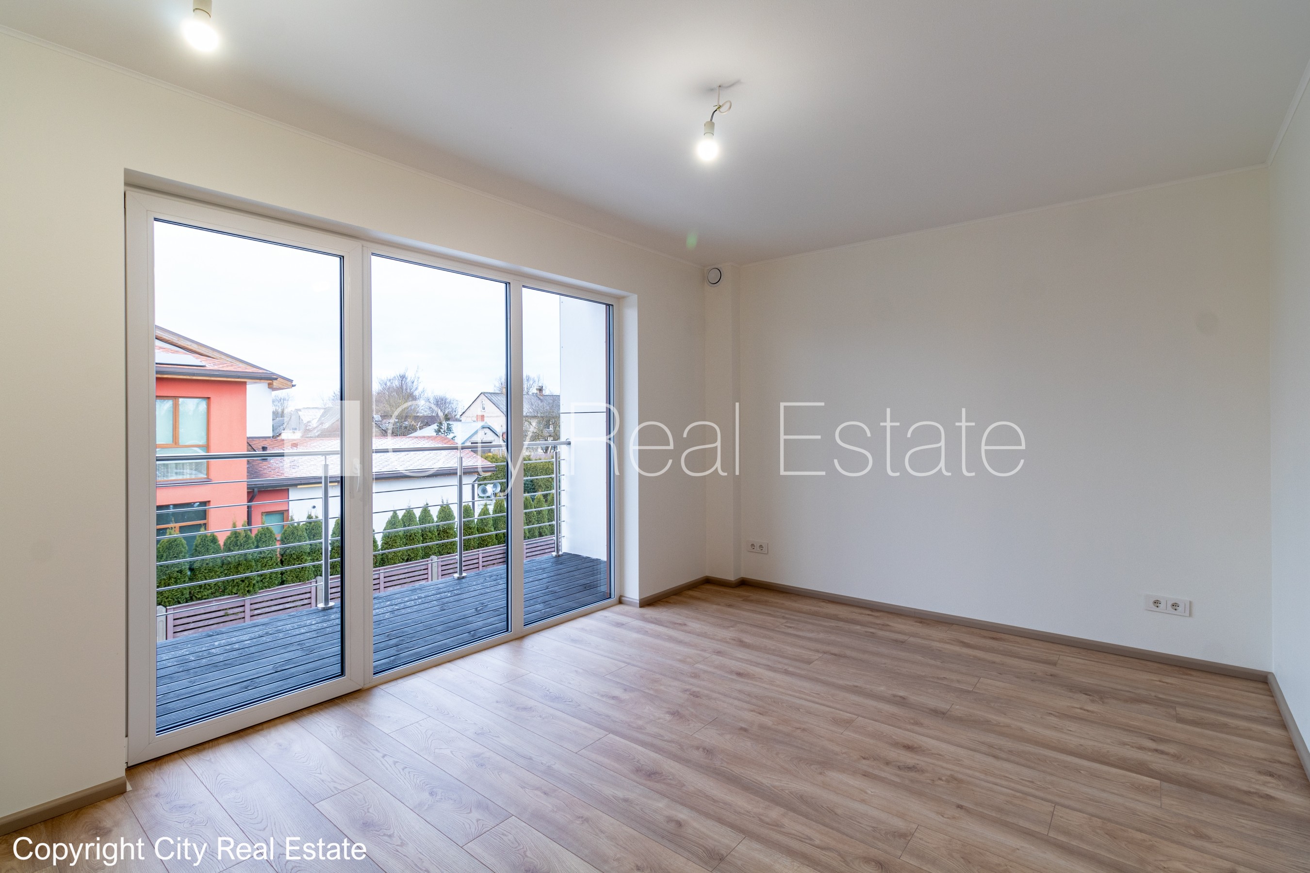 Sludinājumi. Rindu māja, energo efektīva māja, labiekārtots apzaļumots pagalms, bruģēts piebraucamais ceļš, Cena: 270000 EUR Foto #10