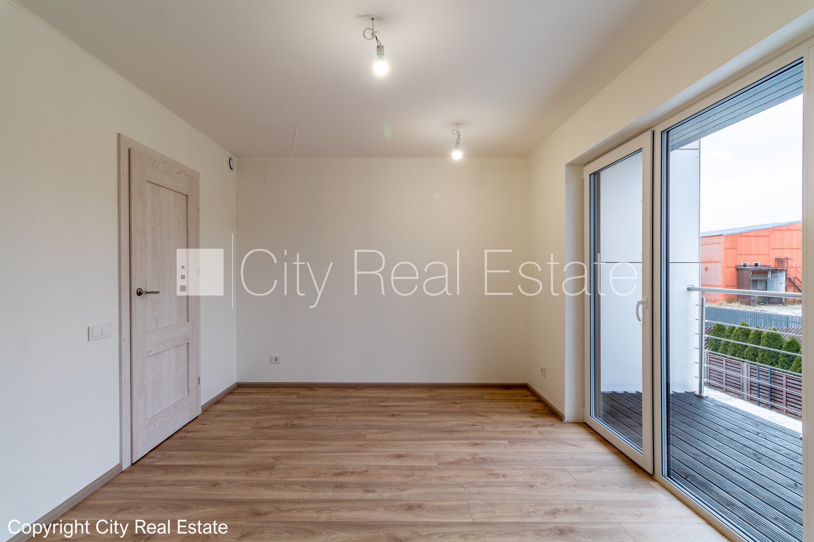 Sludinājumi. Rindu māja, energo efektīva māja, labiekārtots apzaļumots pagalms, bruģēts piebraucamais ceļš, Cena: 270000 EUR Foto #11