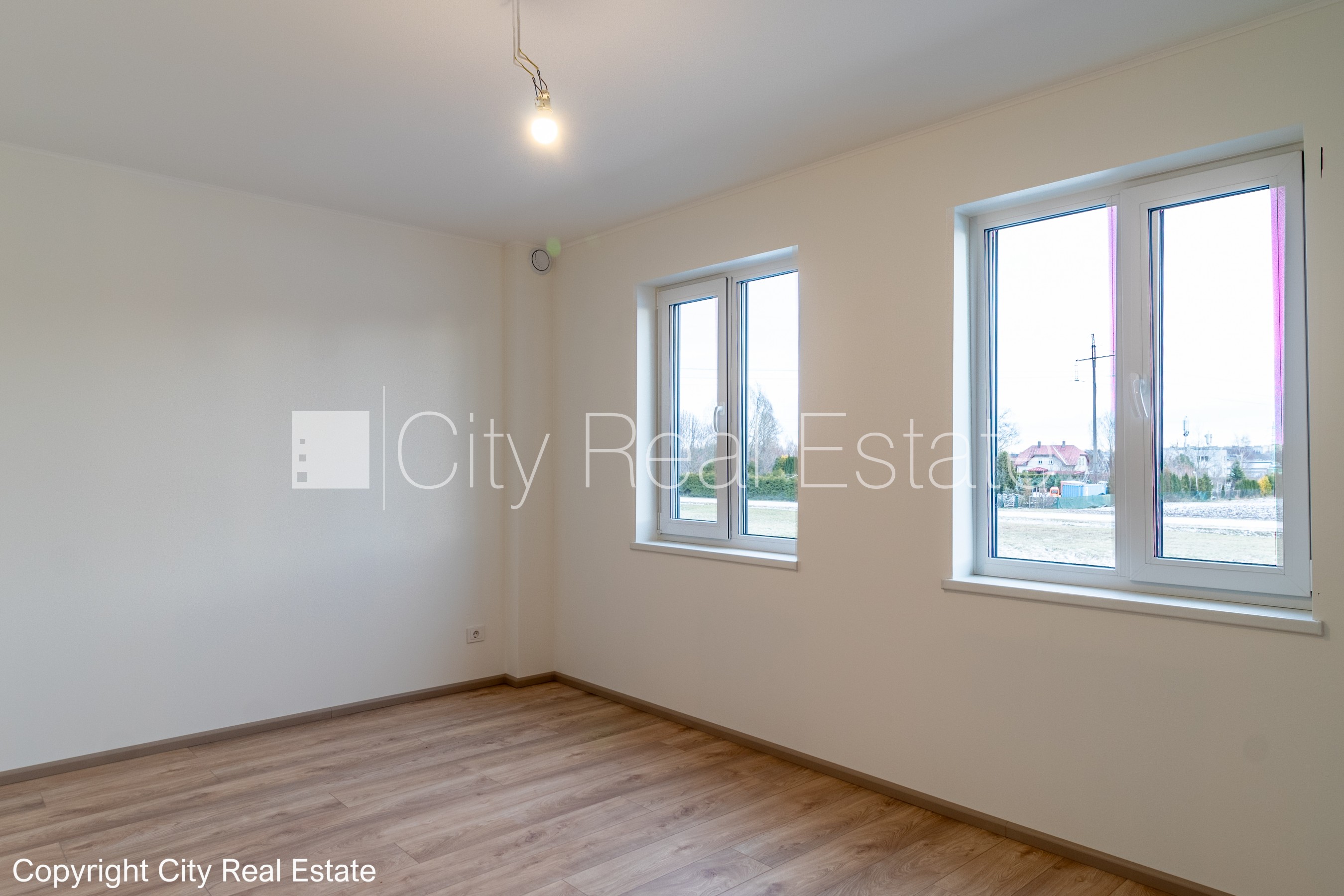 Sludinājumi. Rindu māja, energo efektīva māja, labiekārtots apzaļumots pagalms, bruģēts piebraucamais ceļš, Cena: 270000 EUR Foto #16