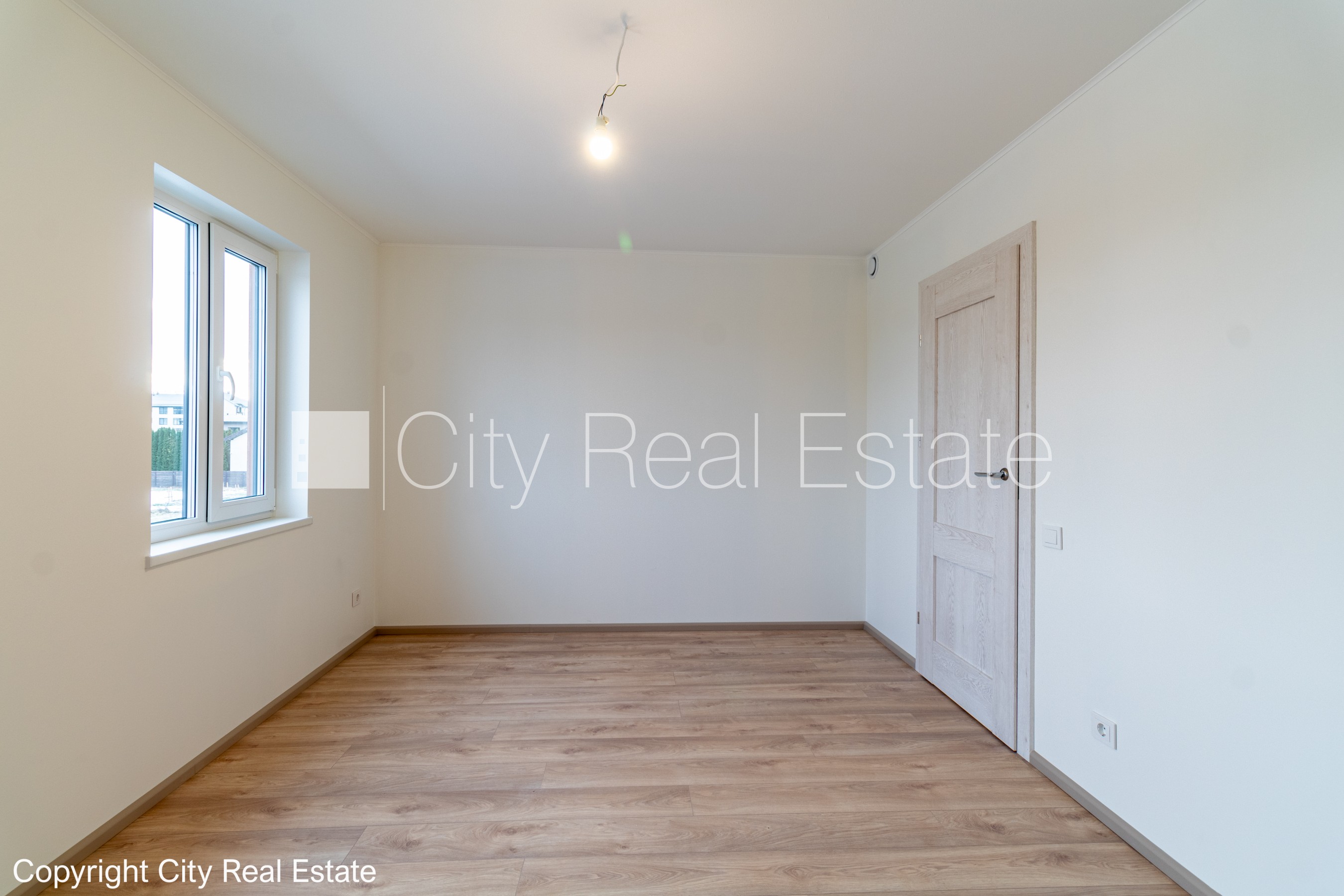 Sludinājumi. Rindu māja, energo efektīva māja, labiekārtots apzaļumots pagalms, bruģēts piebraucamais ceļš, Cena: 270000 EUR Foto #14