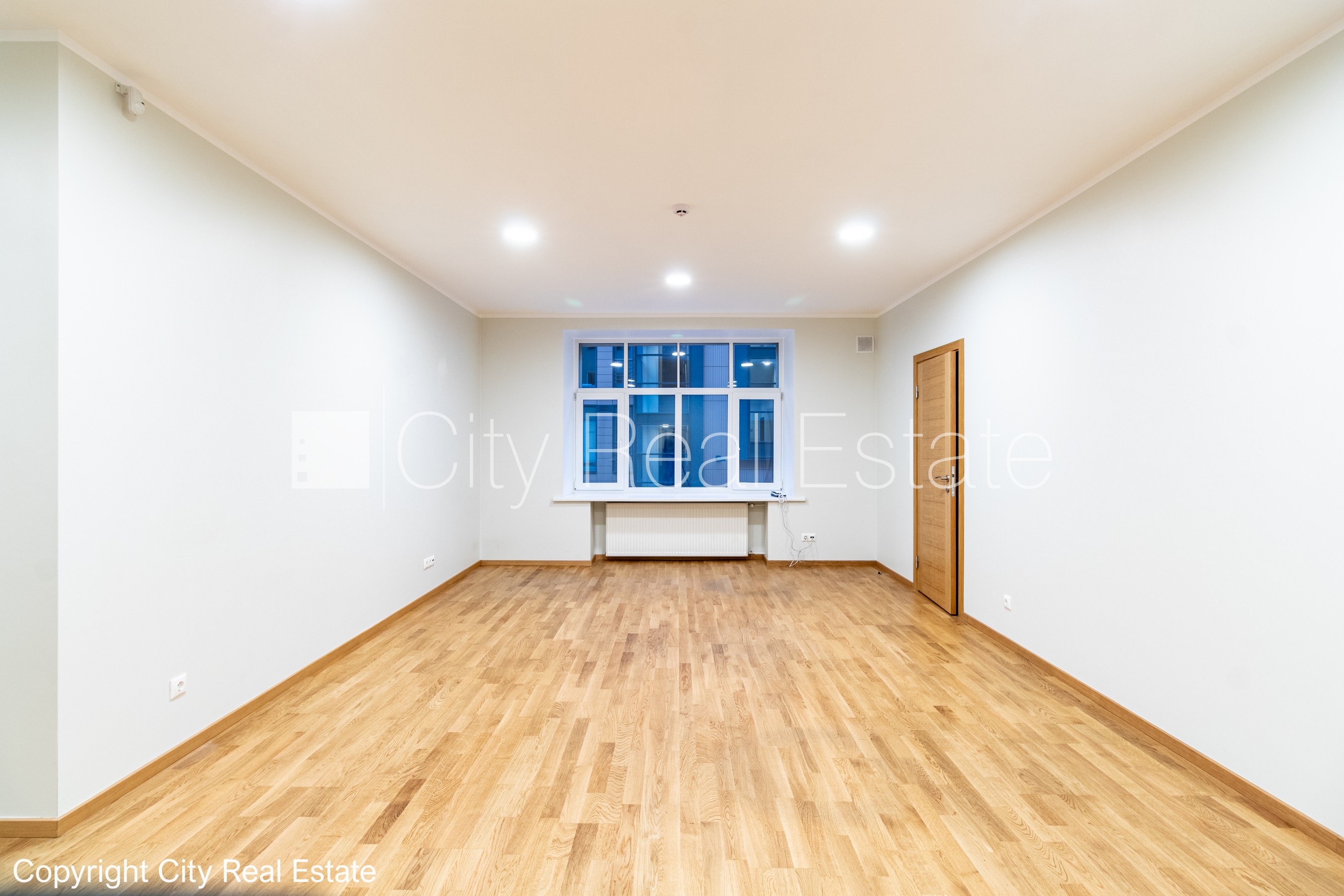 Sludinājumi. Pagalma ēka, renovēta māja, labiekārtots apzaļumots pagalms, slēgts pagalms, teritorijas Cena: 1317 EUR/mēn Foto #2