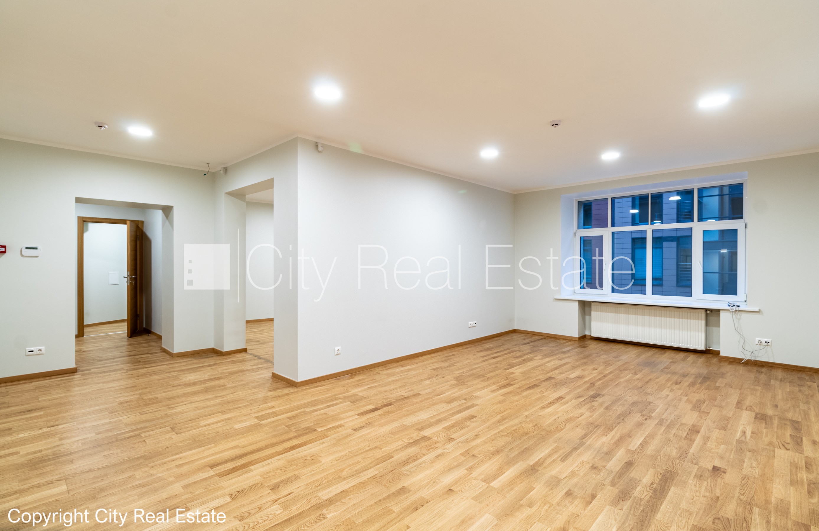 Sludinājumi. Pagalma ēka, renovēta māja, labiekārtots apzaļumots pagalms, slēgts pagalms, teritorijas Cena: 1317 EUR/mēn Foto #1