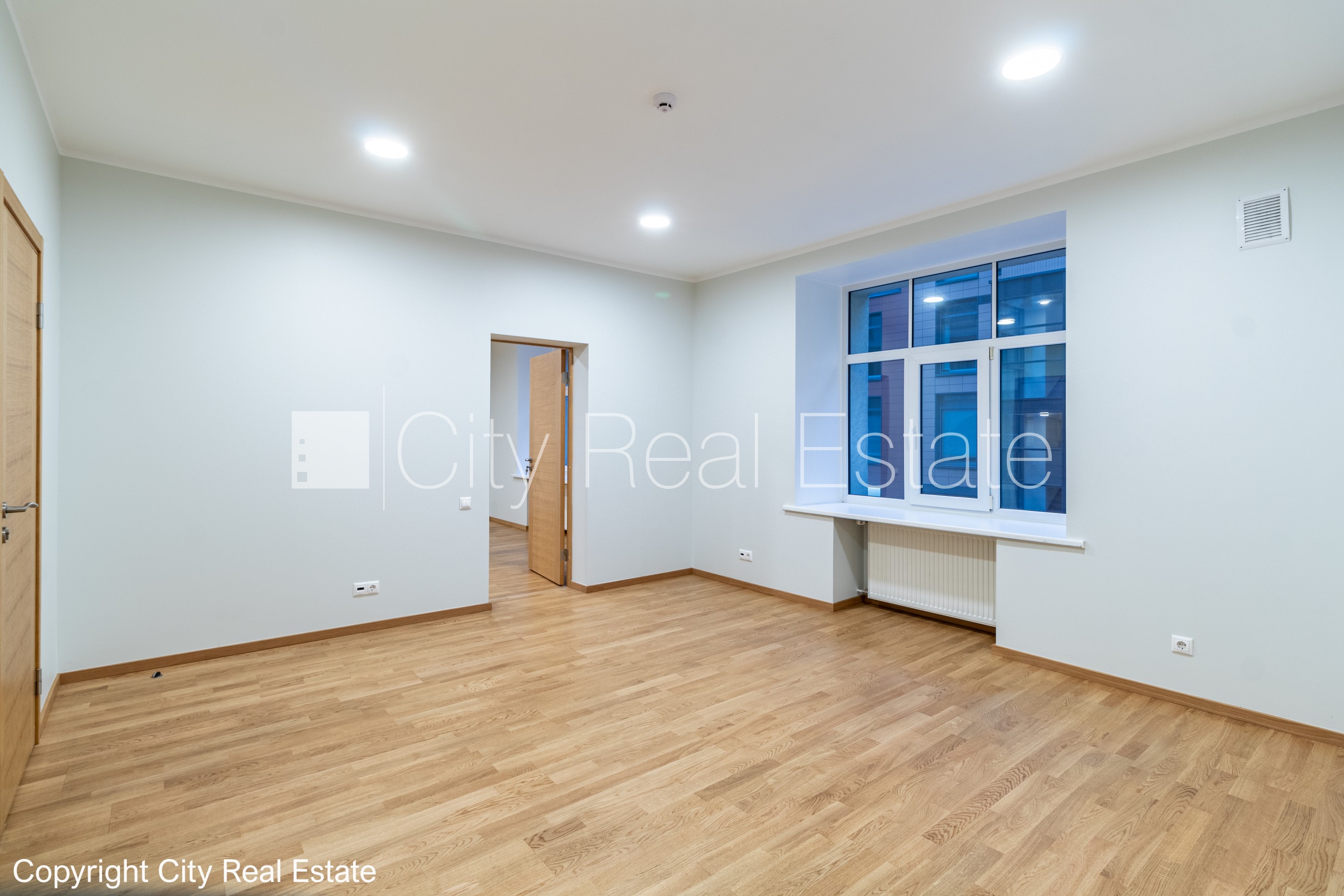 Sludinājumi. Pagalma ēka, renovēta māja, labiekārtots apzaļumots pagalms, slēgts pagalms, teritorijas Cena: 1317 EUR/mēn Foto #5