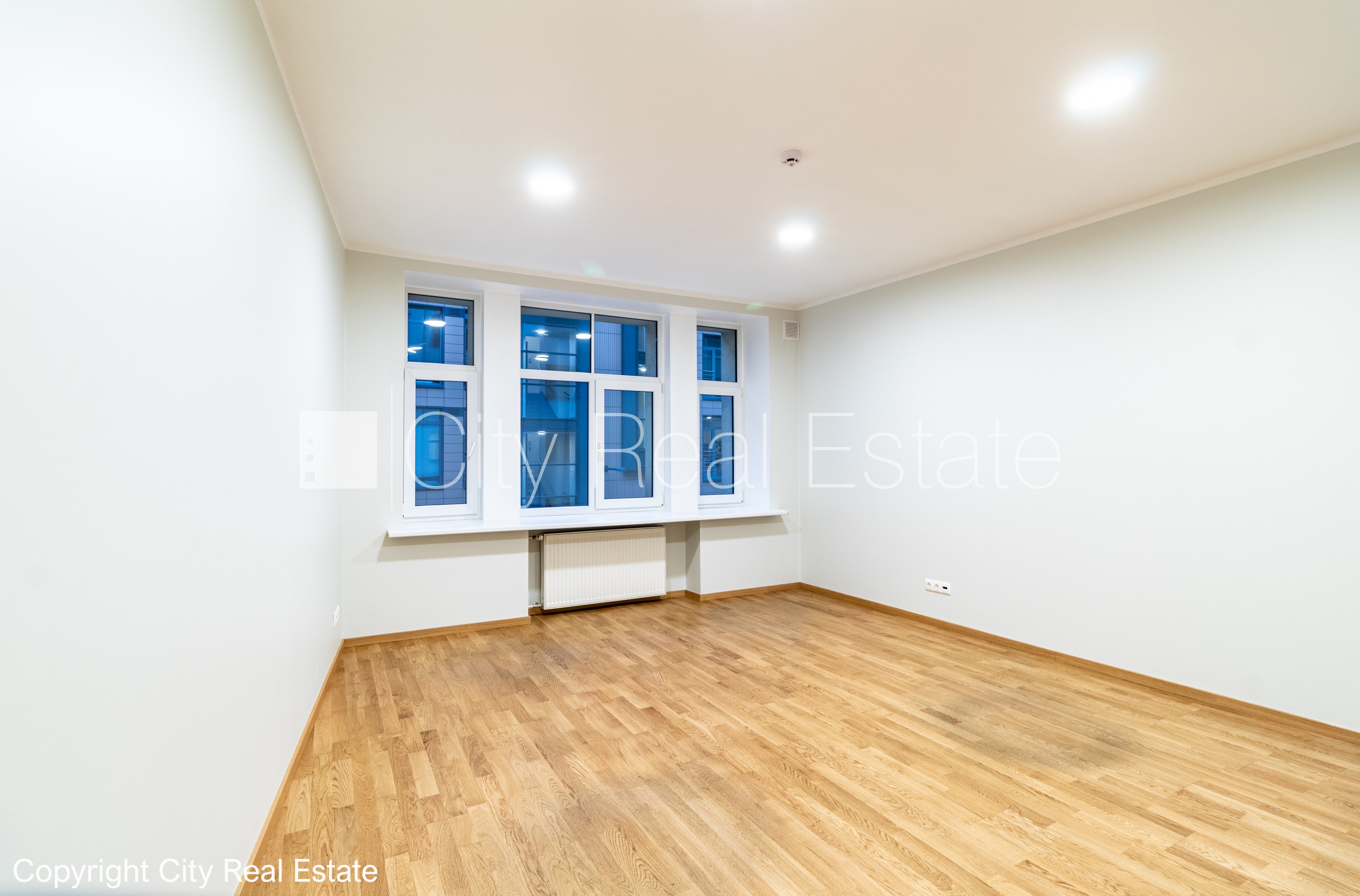 Sludinājumi. Pagalma ēka, renovēta māja, labiekārtots apzaļumots pagalms, slēgts pagalms, teritorijas Cena: 1317 EUR/mēn Foto #9