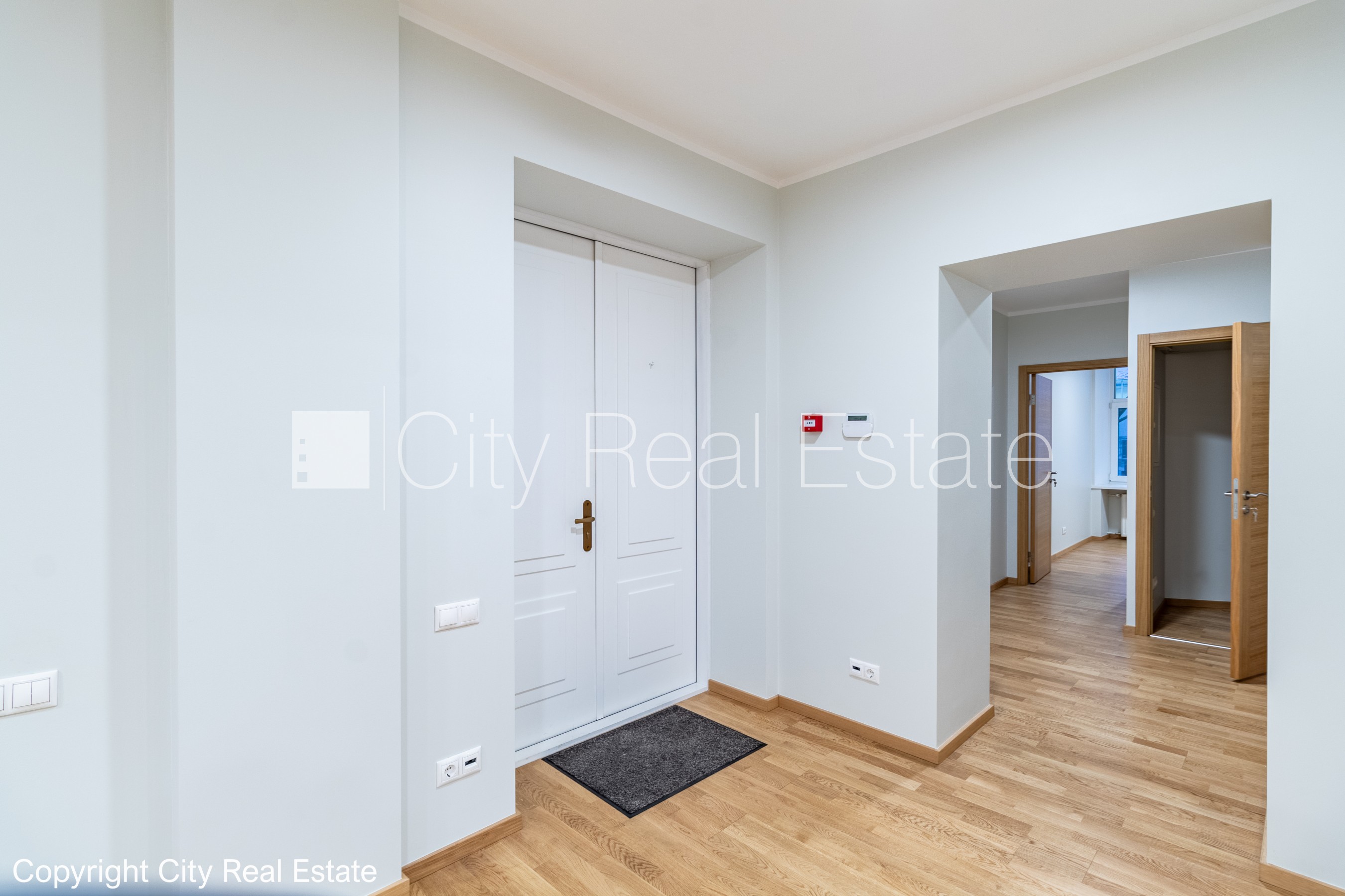 Sludinājumi. Pagalma ēka, renovēta māja, labiekārtots apzaļumots pagalms, slēgts pagalms, teritorijas Cena: 1317 EUR/mēn Foto #20