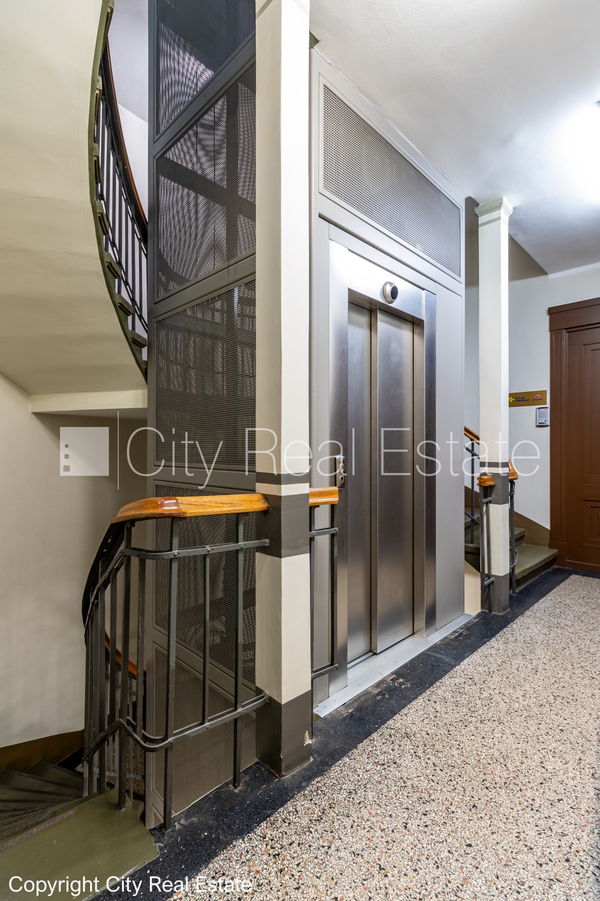 Sludinājumi. Pagalma ēka, renovēta māja, labiekārtots apzaļumots pagalms, slēgts pagalms, teritorijas Cena: 1317 EUR/mēn Foto #22