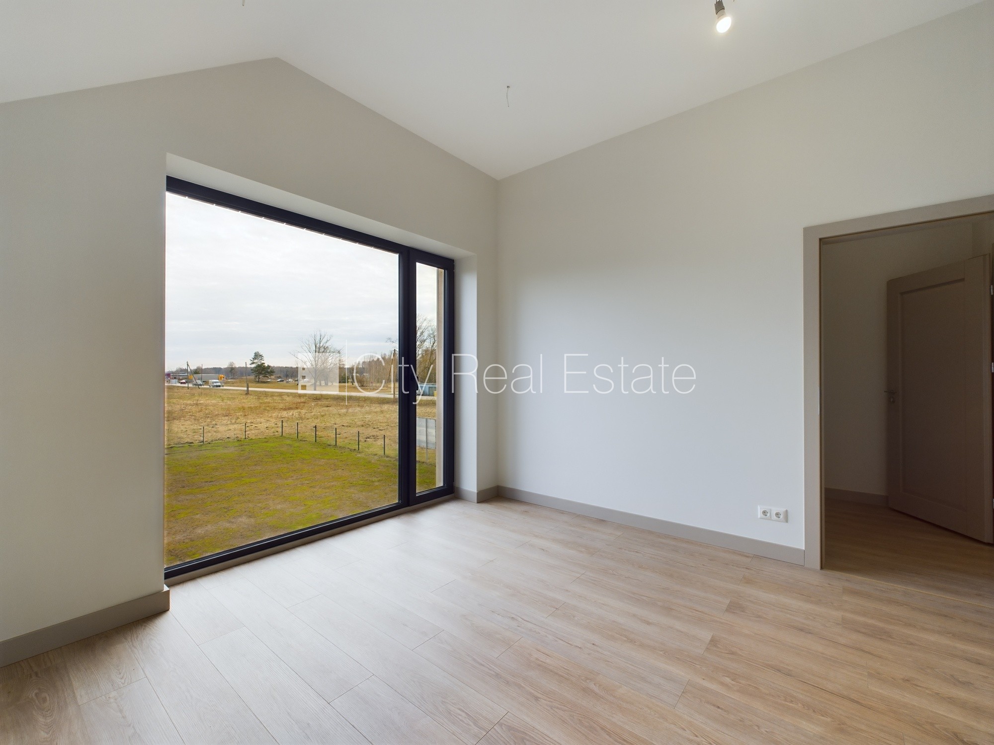 Sludinājumi. Privātmāja, dzelzsbetona starp stāvu pārsegumi, gāzbetona bloku starpsienas, energo efektīva māja, Cena: 295000 EUR Foto #9