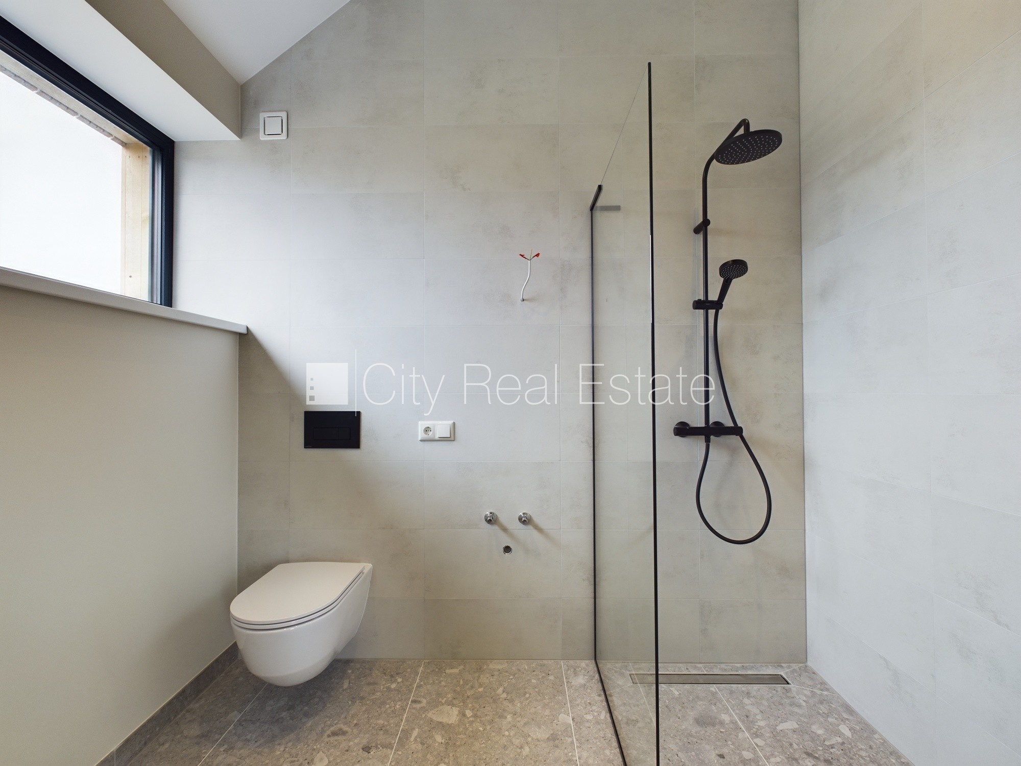 Sludinājumi. Privātmāja, dzelzsbetona starp stāvu pārsegumi, gāzbetona bloku starpsienas, energo efektīva māja, Cena: 295000 EUR Foto #24