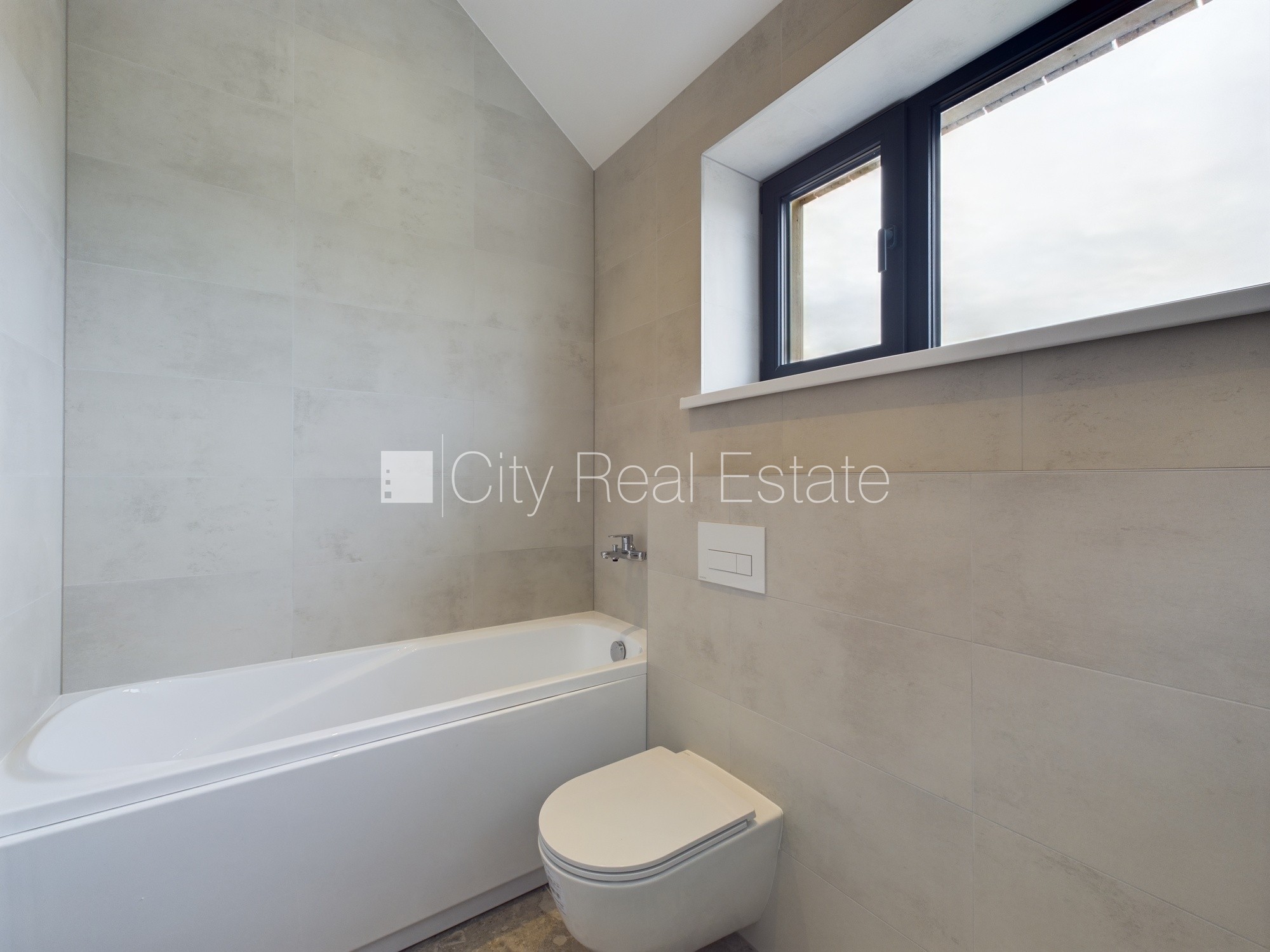 Sludinājumi. Privātmāja, dzelzsbetona starp stāvu pārsegumi, gāzbetona bloku starpsienas, energo efektīva māja, Cena: 295000 EUR Foto #18