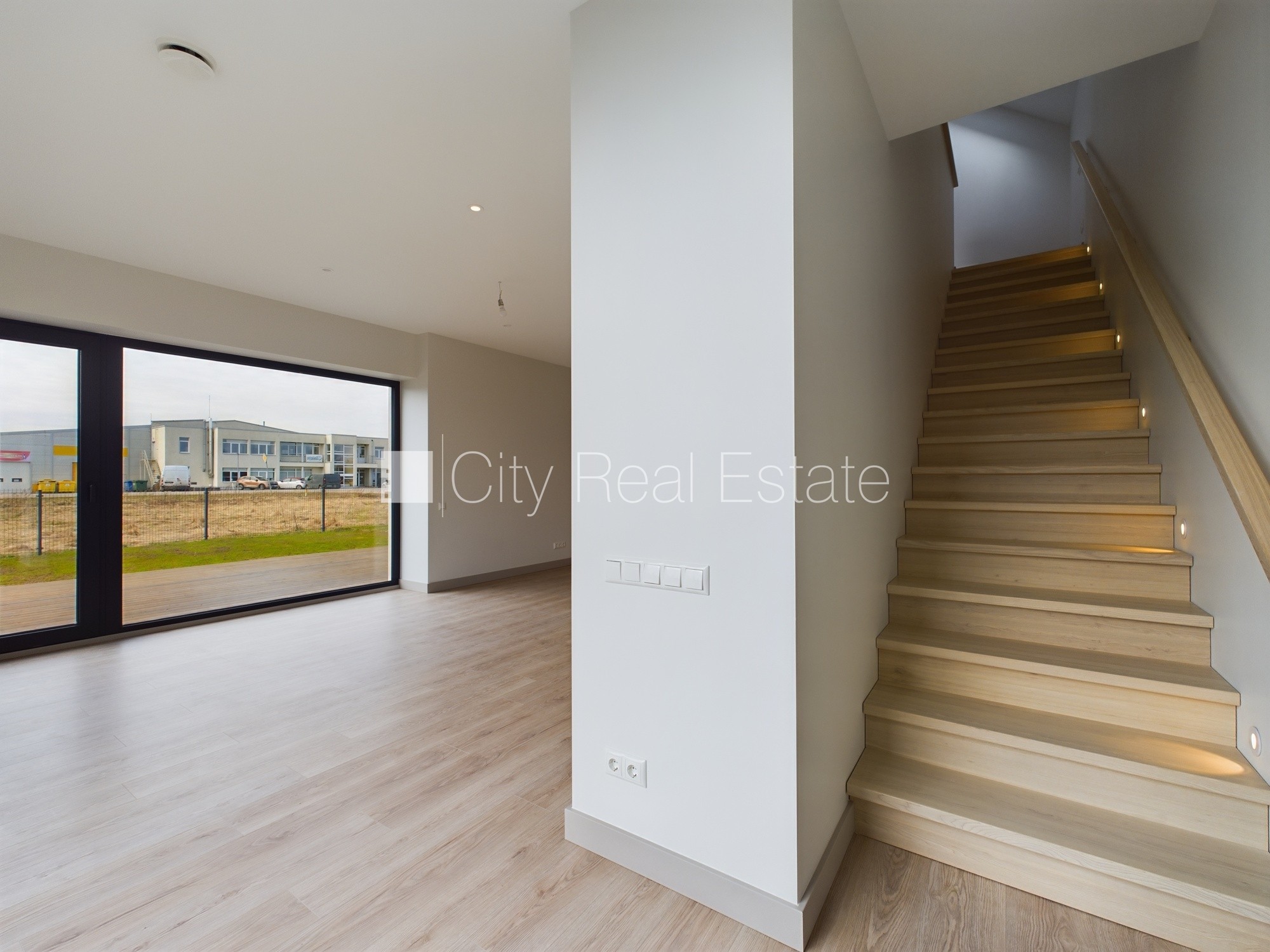 Sludinājumi. Privātmāja, dzelzsbetona starp stāvu pārsegumi, gāzbetona bloku starpsienas, energo efektīva māja, Cena: 295000 EUR Foto #10