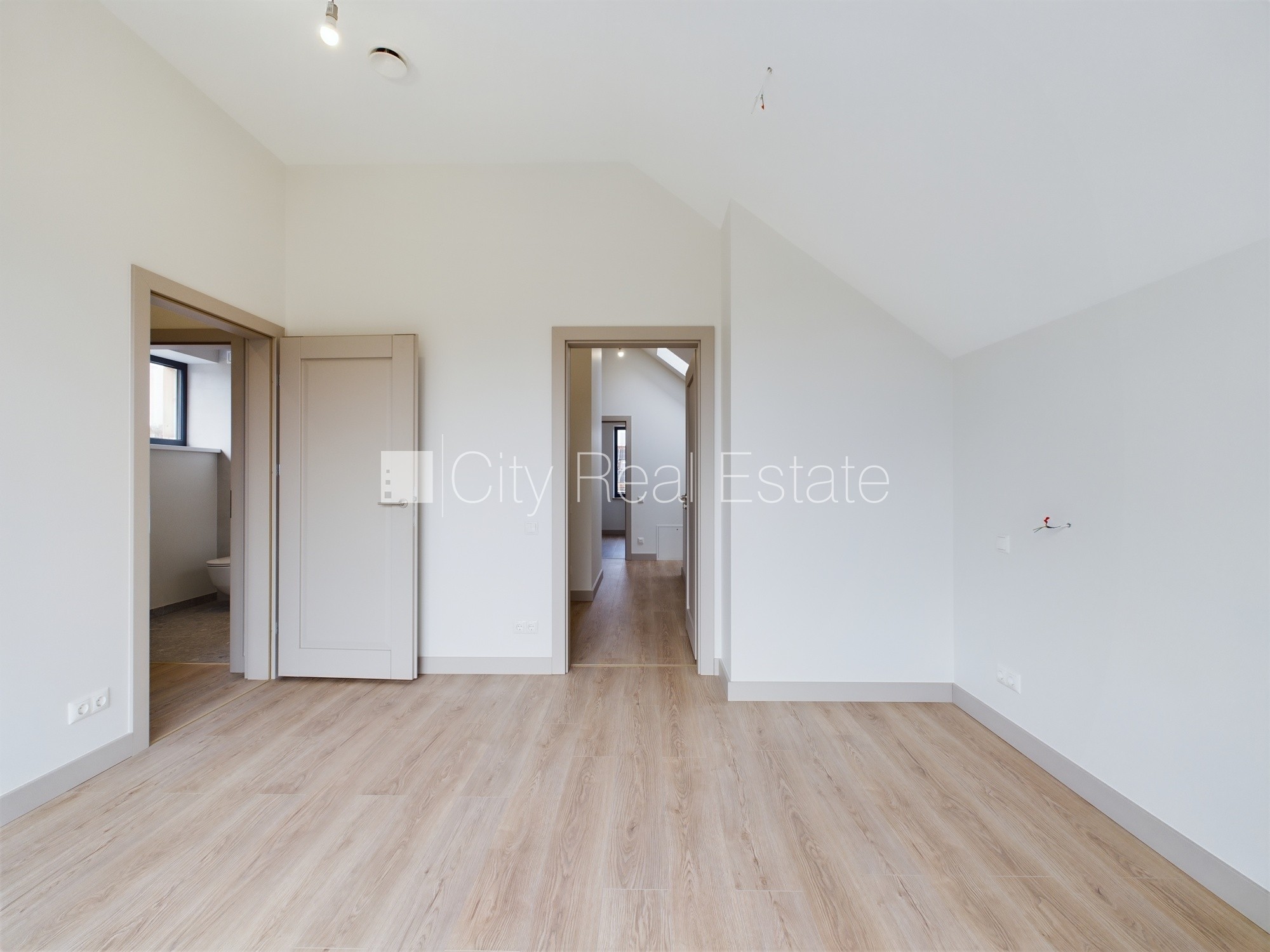 Sludinājumi. Privātmāja, dzelzsbetona starp stāvu pārsegumi, gāzbetona bloku starpsienas, energo efektīva māja, Cena: 295000 EUR Foto #22