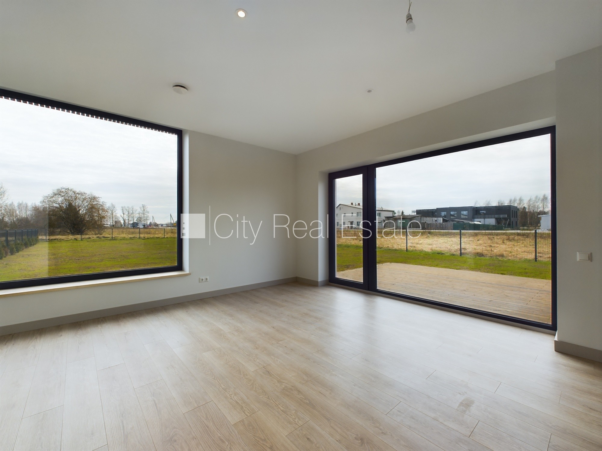 Sludinājumi. Privātmāja, dzelzsbetona starp stāvu pārsegumi, gāzbetona bloku starpsienas, energo efektīva māja, Cena: 295000 EUR Foto #5