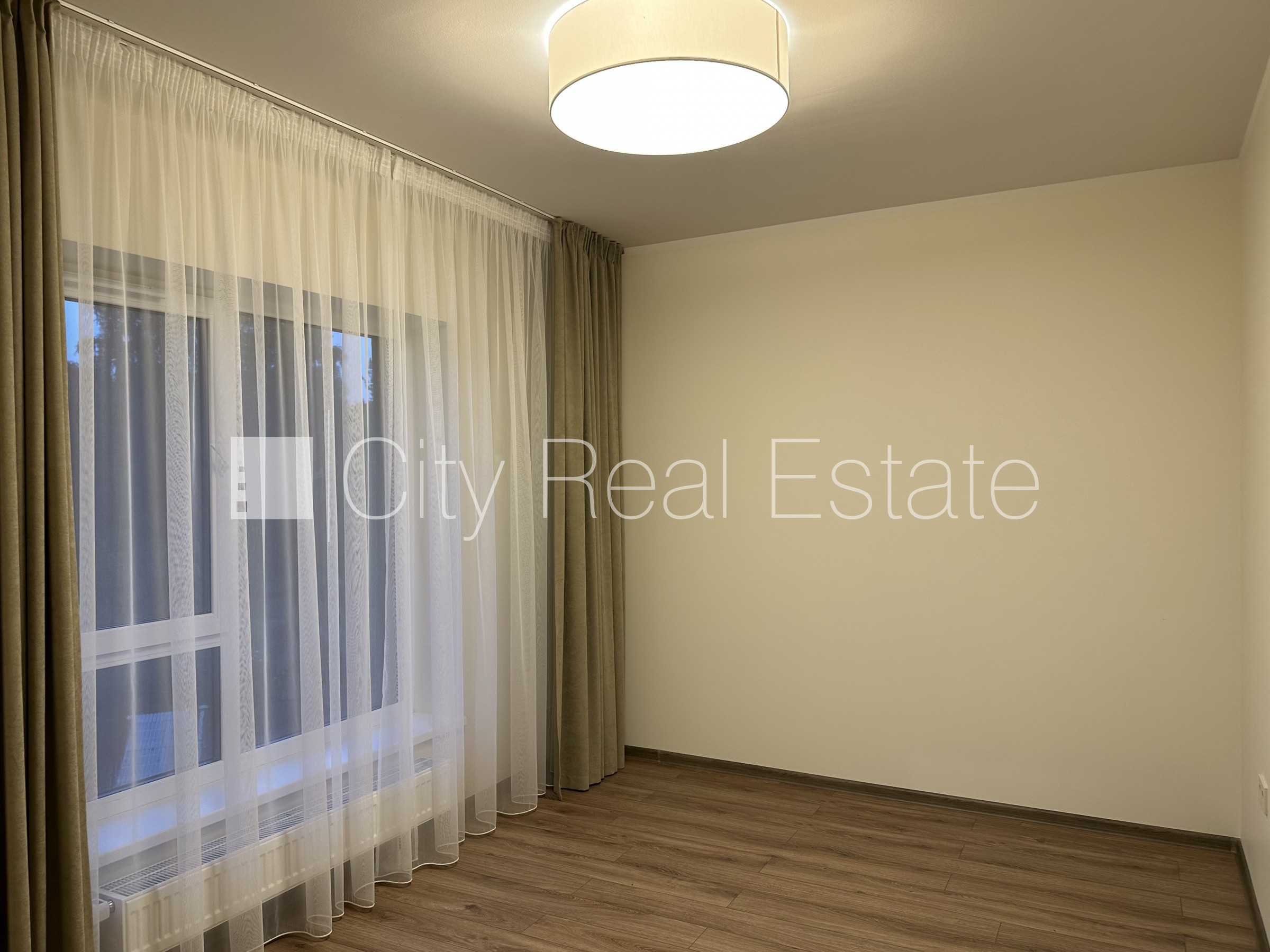 Sludinājumi. Jaunceltne, energo efektīva māja, labiekārtota apzaļumota teritorija, bruģēts piebraucamais ceļš, Cena: 750 EUR/mēn Foto #3