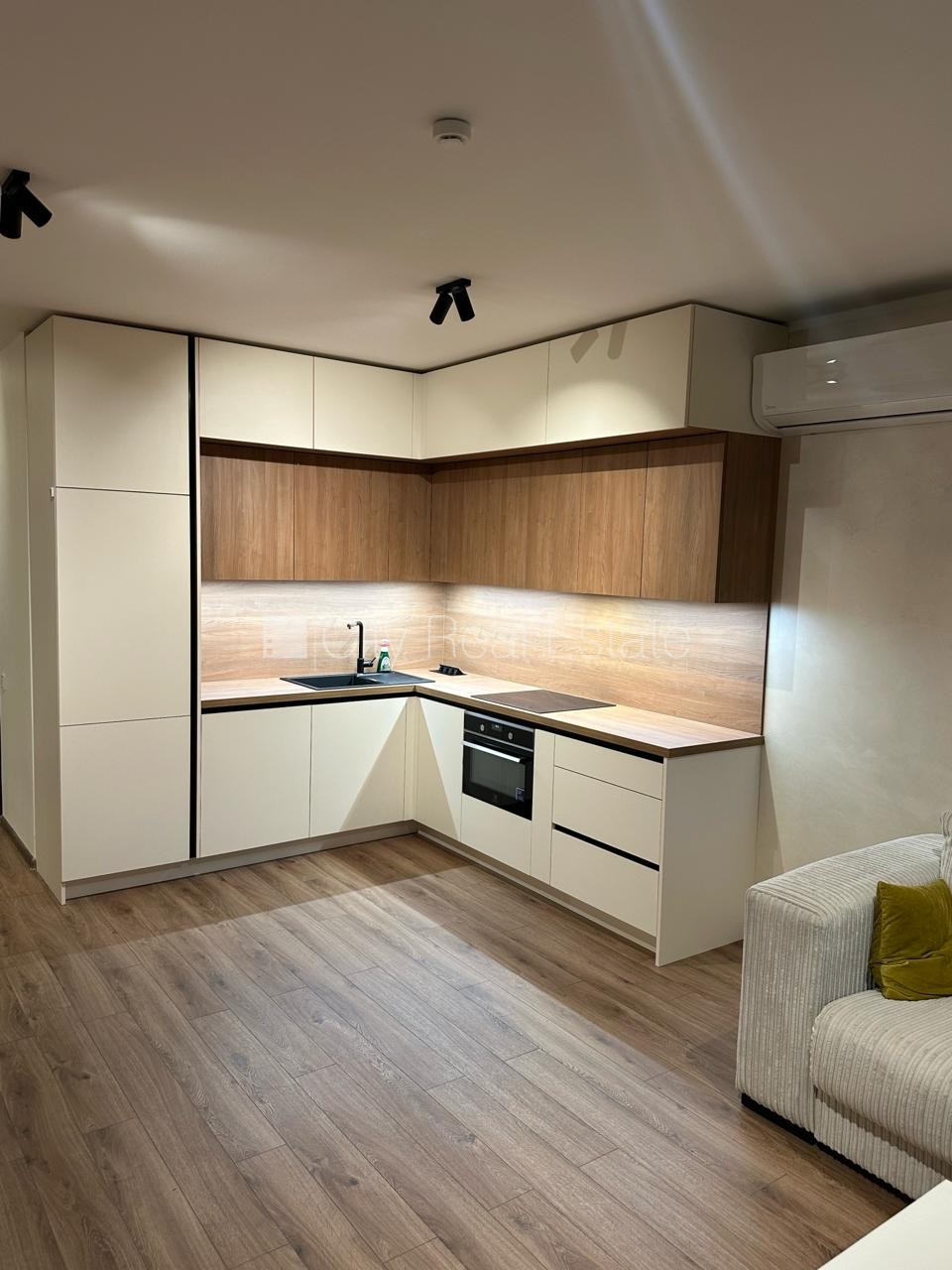 Sludinājumi. Jaunceltne, energo efektīva māja, labiekārtota apzaļumota teritorija, bruģēts piebraucamais ceļš, Cena: 750 EUR/mēn Foto #2