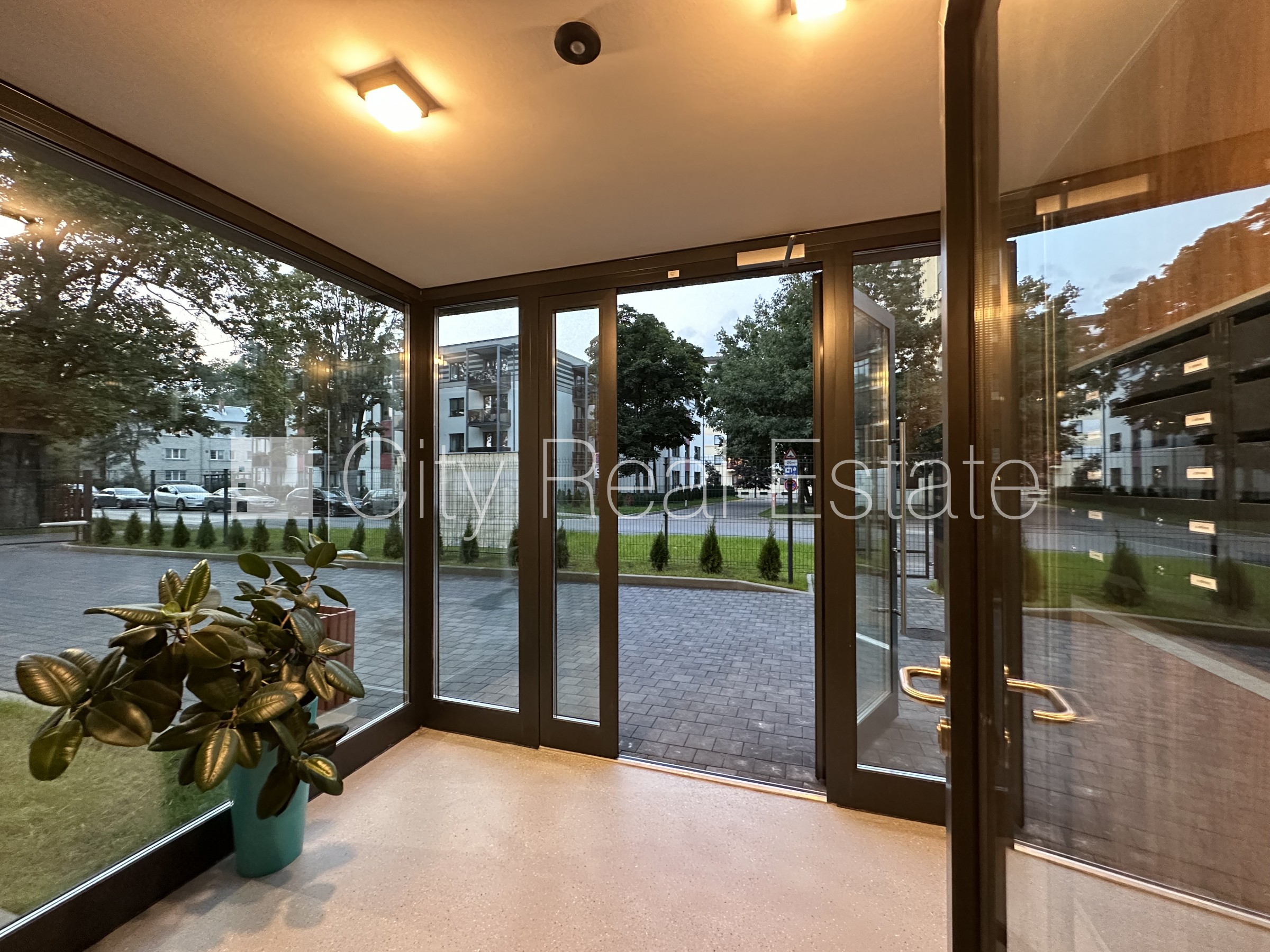 Sludinājumi. Jaunceltne, energo efektīva māja, labiekārtota apzaļumota teritorija, bruģēts piebraucamais ceļš, Cena: 750 EUR/mēn Foto #15